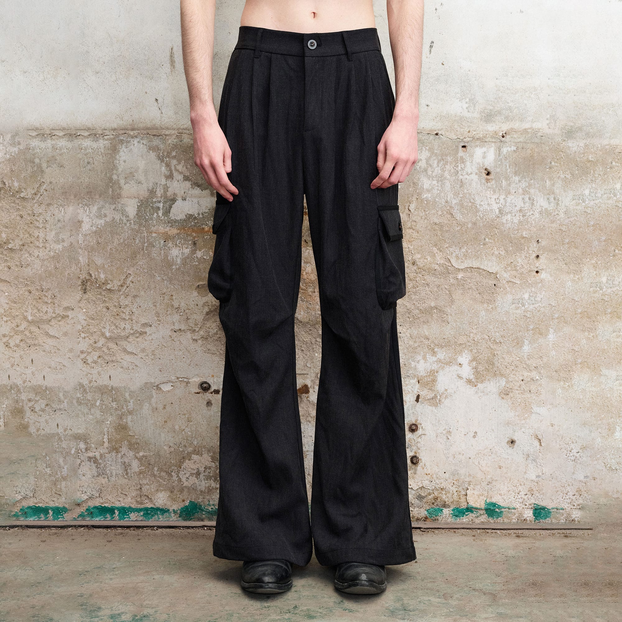 ILNya Nieternite Nifutur Pleated Cargo Flare Pants