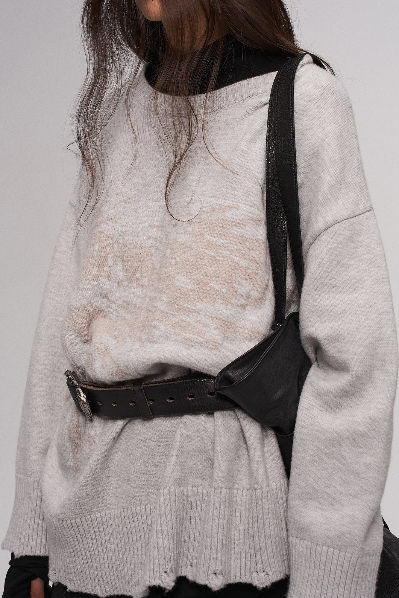 ILNya Nieternite Nifutur Distressed Oversized Knit Pullover