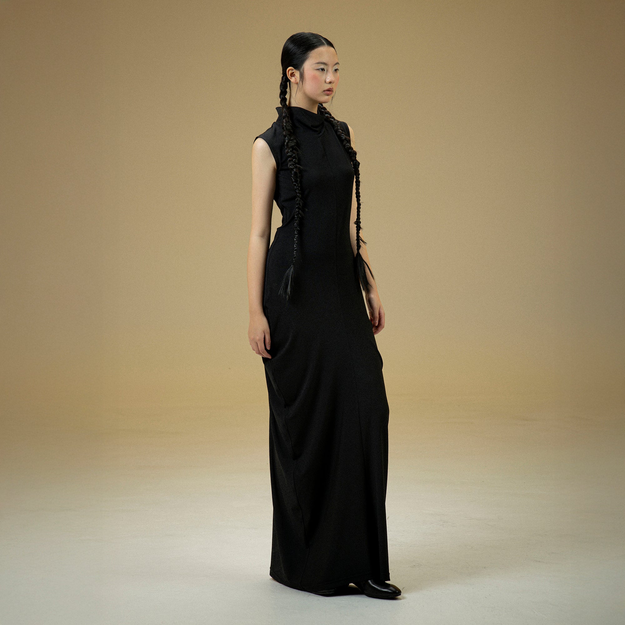 WUHEYIZUO Sleeveless Mock Neck Cocoon Maxi Dress