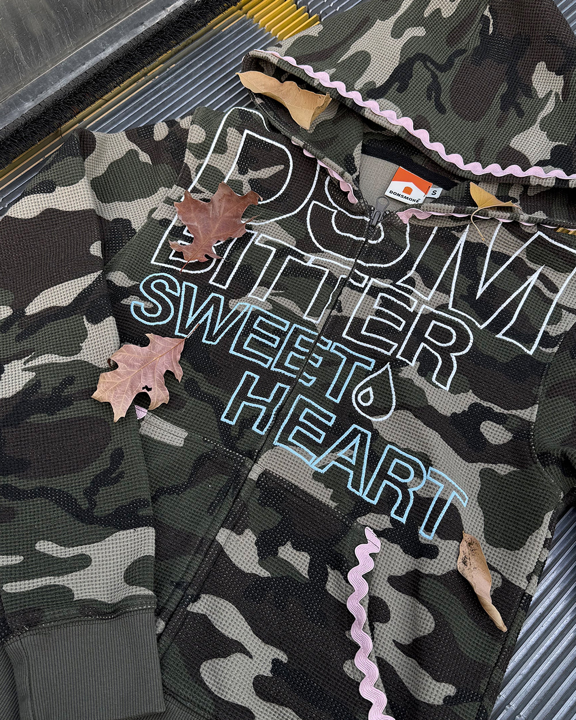 DONSMOKE Camo Wave Trim Waffle Zip-Up Hoodie