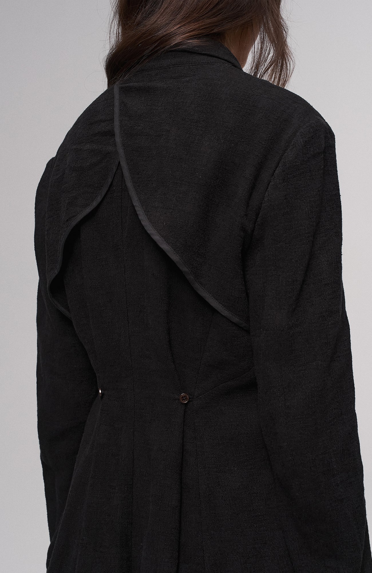 ILNya Nieternite Nifutur Asymmetric Hem Linen-Blend Blazer