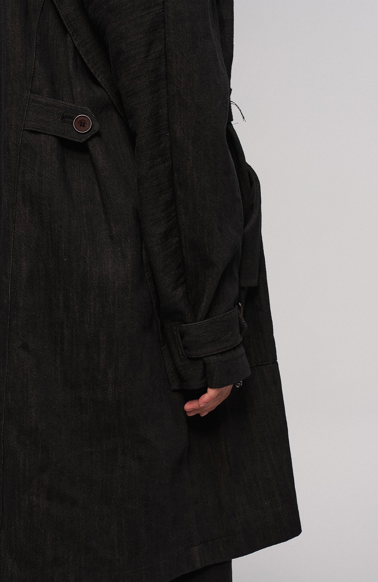 ILNya Nieternite Nifutur Knotted Cape-Back Linen-Blend Trench