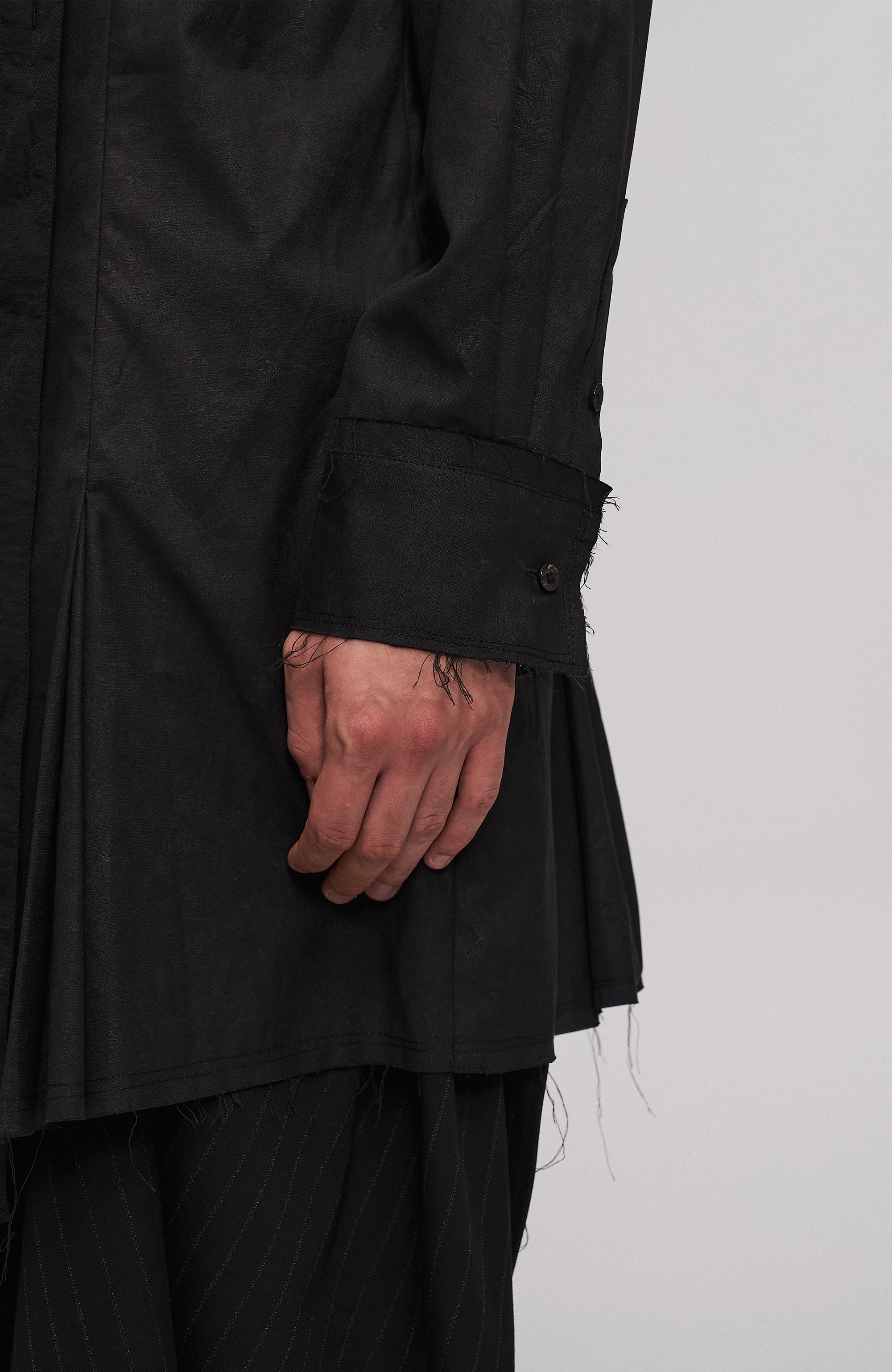 ILNya Nieternite Nifutur Asym Draped Raw-Edged Shirt