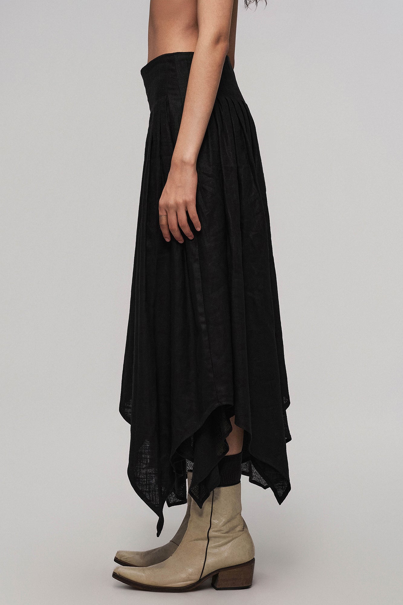 ILNya Nieternite Nifutur Asym Pleated Sheer Layered Skirt