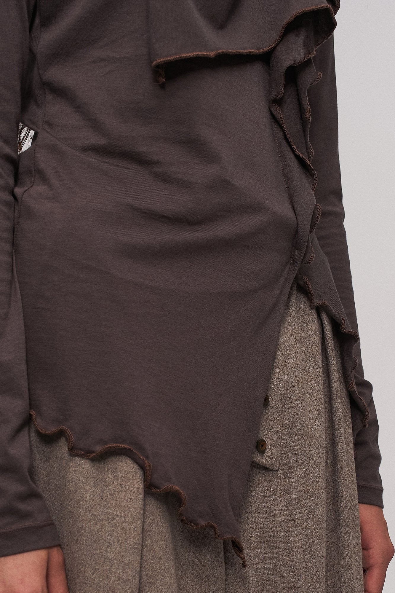 ILNya Nieternite Nifutur Asymmetrical Ruffle Edge Long Sleeve Tee Brown