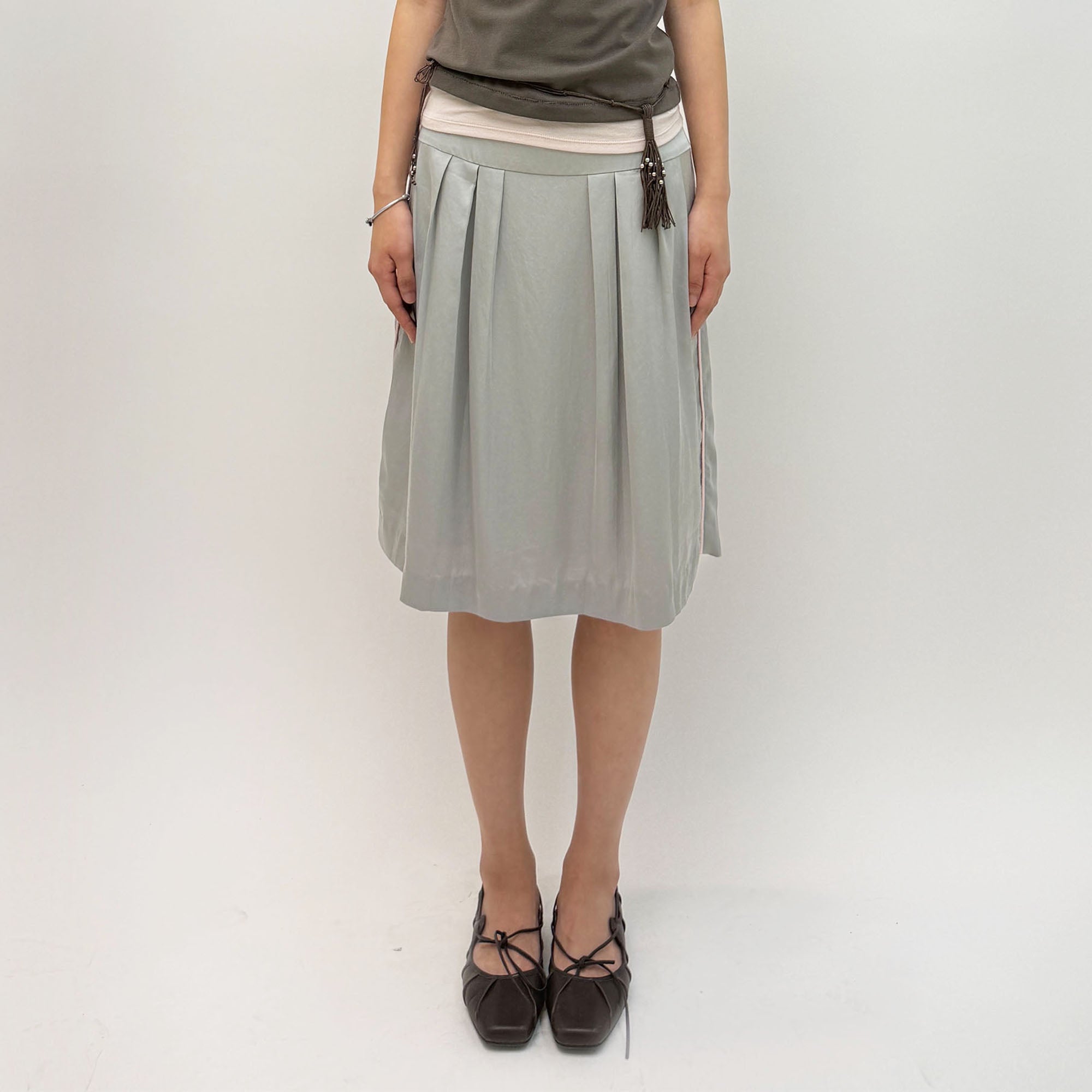 NEVERSEEZ Pleated Bubble Hem Midi Skirt