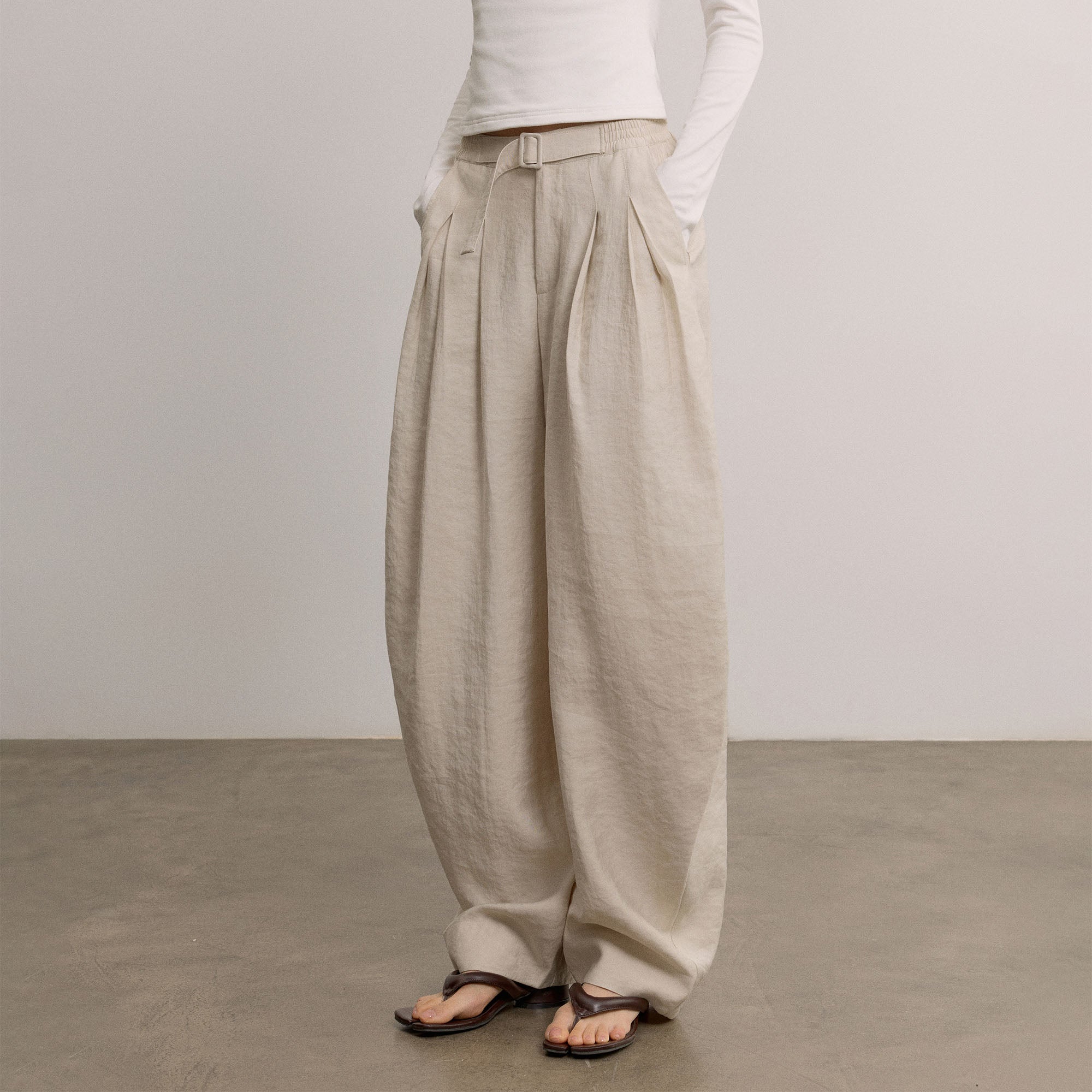SAME FLOW Belted Pleated Oversized Barrel Pants