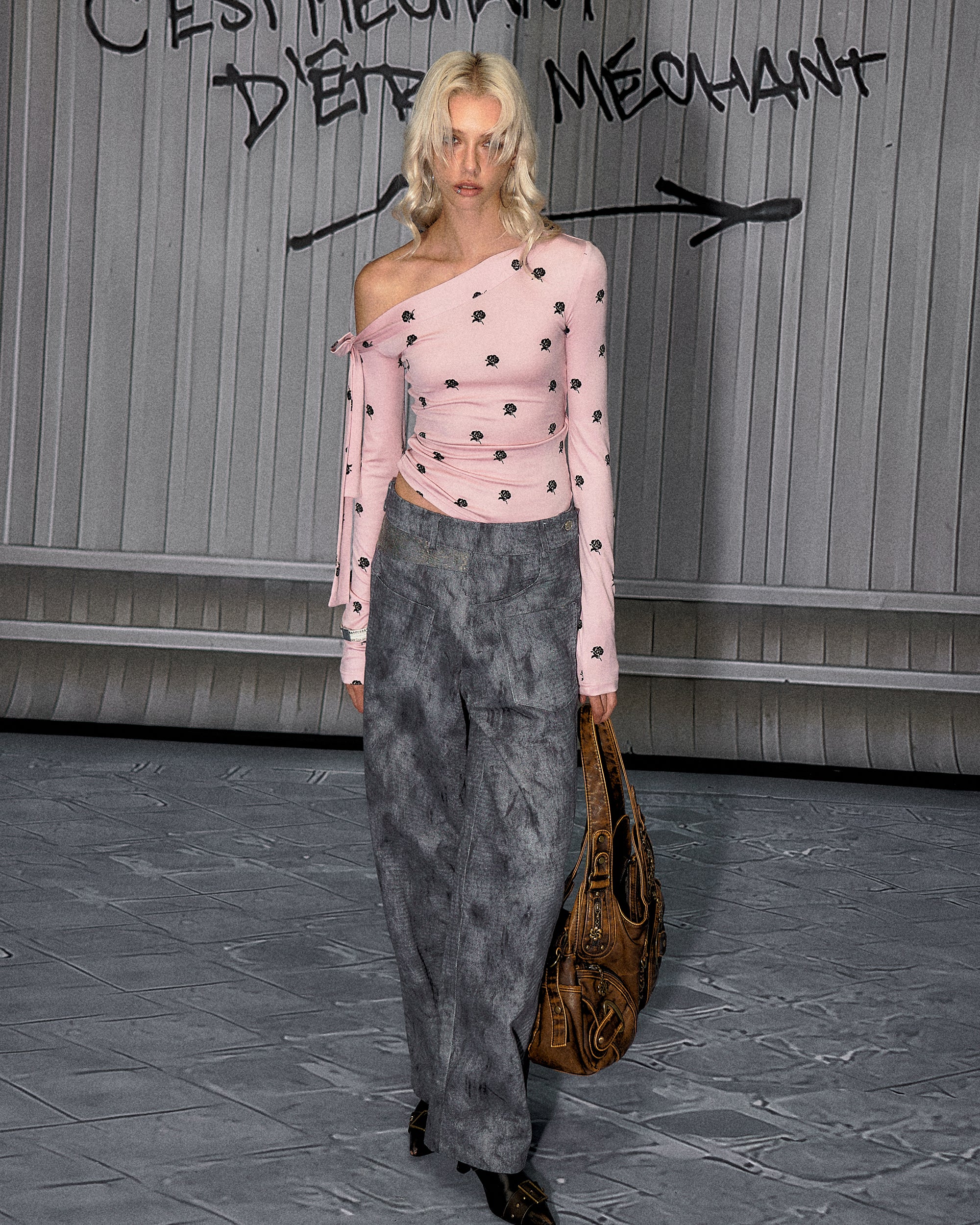 THE NEVERMORE Rose Monogram Slanted Shoulder Strap Tee