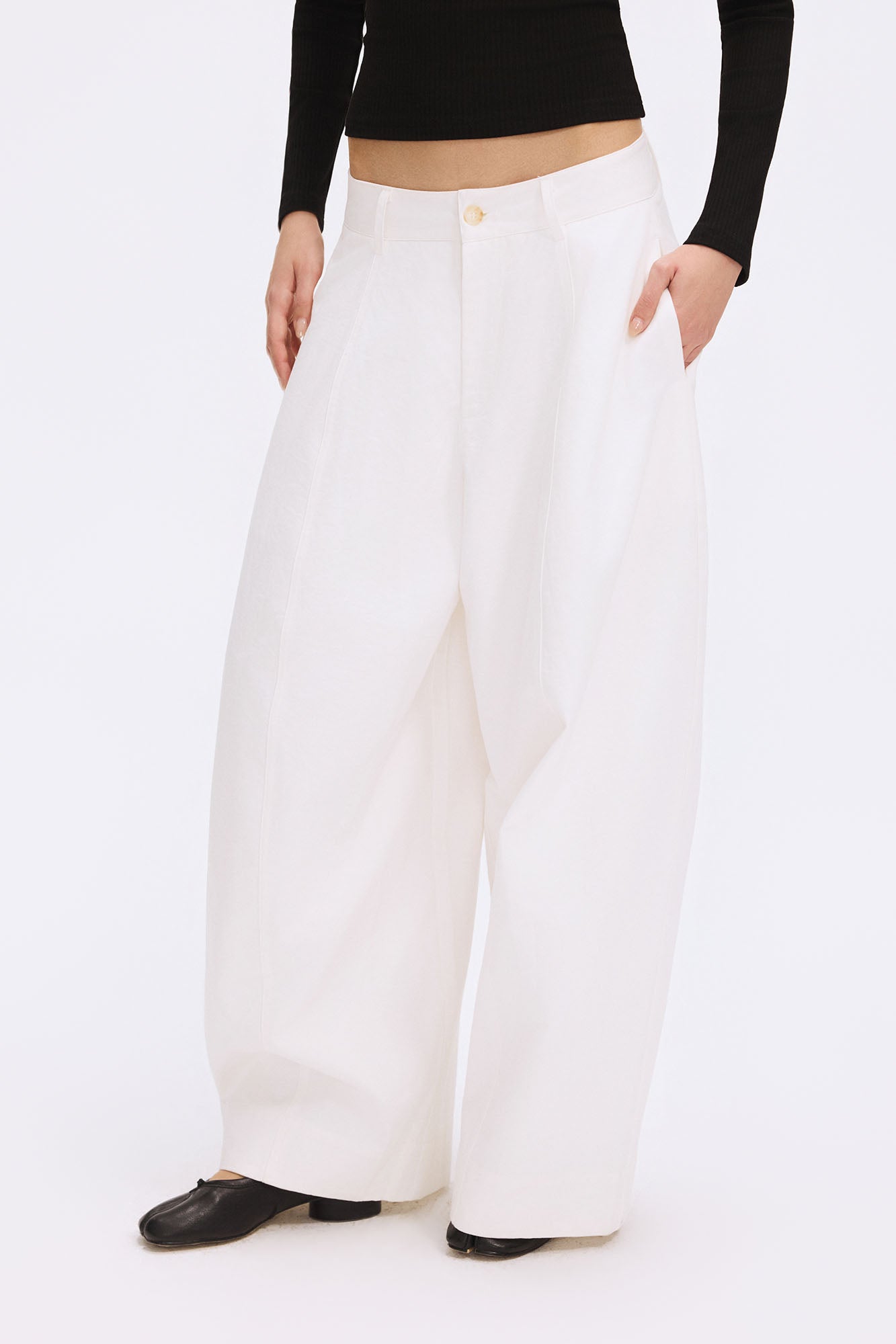 ARTIFICIAL WORLD Essential Oversized Curved-Leg Pants