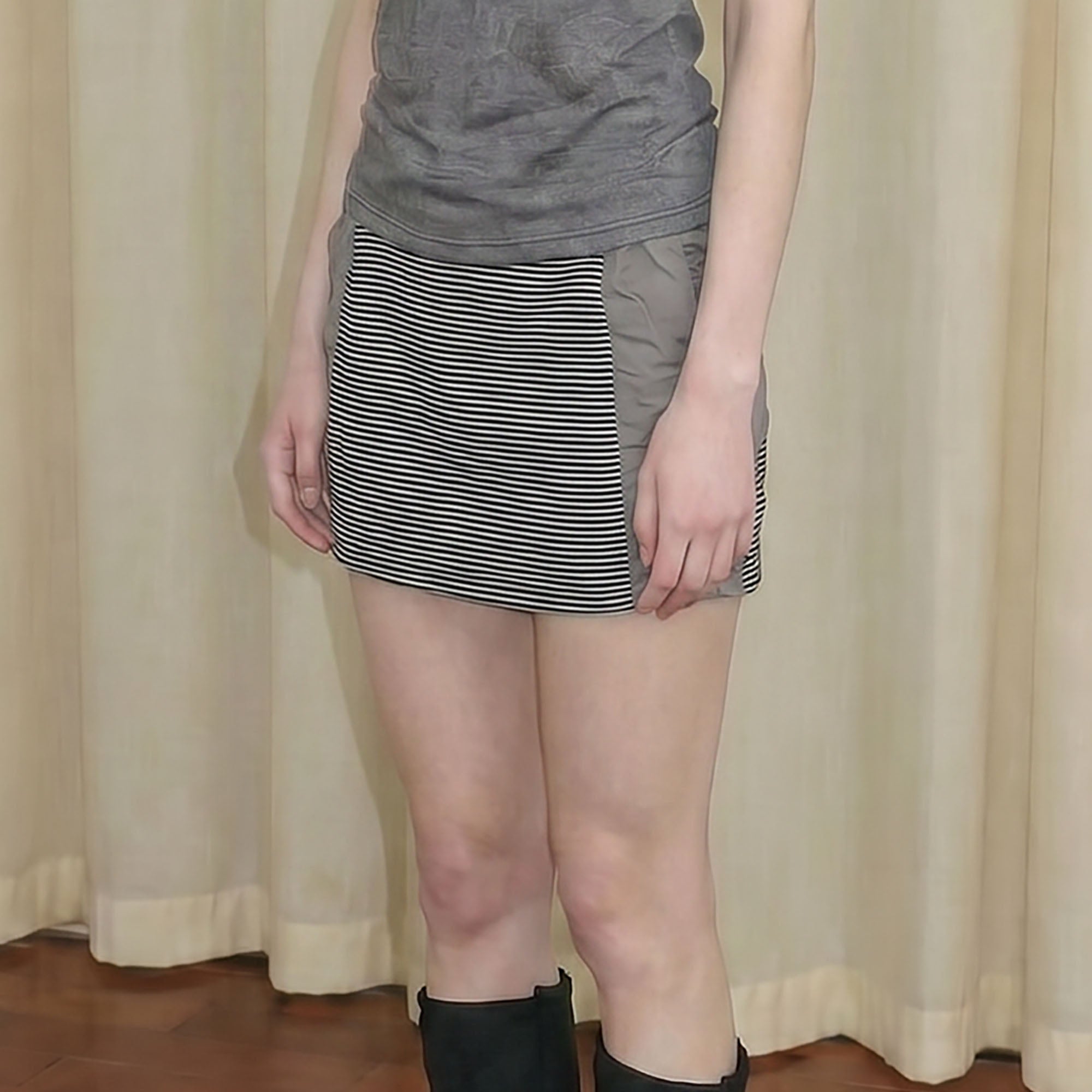EMOHA Contrast Ruched Stripe Mini Skirt