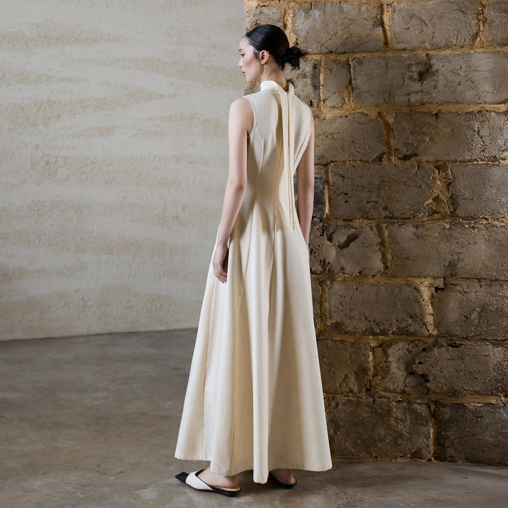 WUHEYIZUO Asymmetric Paneled Pleated Maxi Dress
