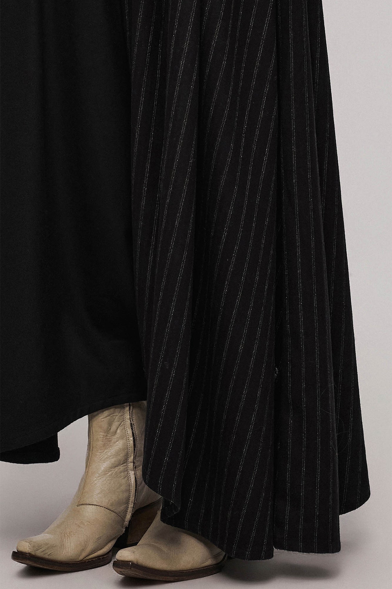 ILNya Nieternite Nifutur Asymmetrical Spliced Pleat Stripe Wide-Leg Pants Black