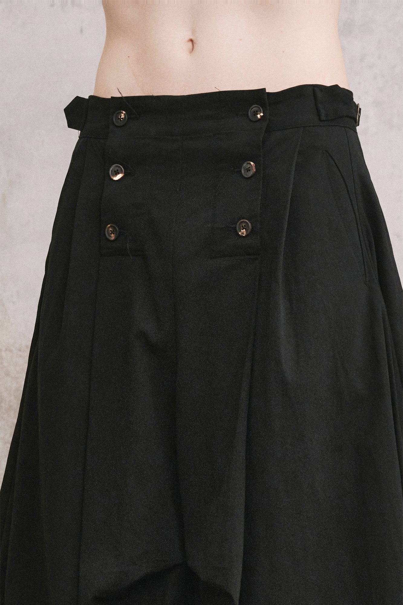 ILNya Nieternite Nifutur Deconstructed Double-Breasted Draped Bermuda Shorts