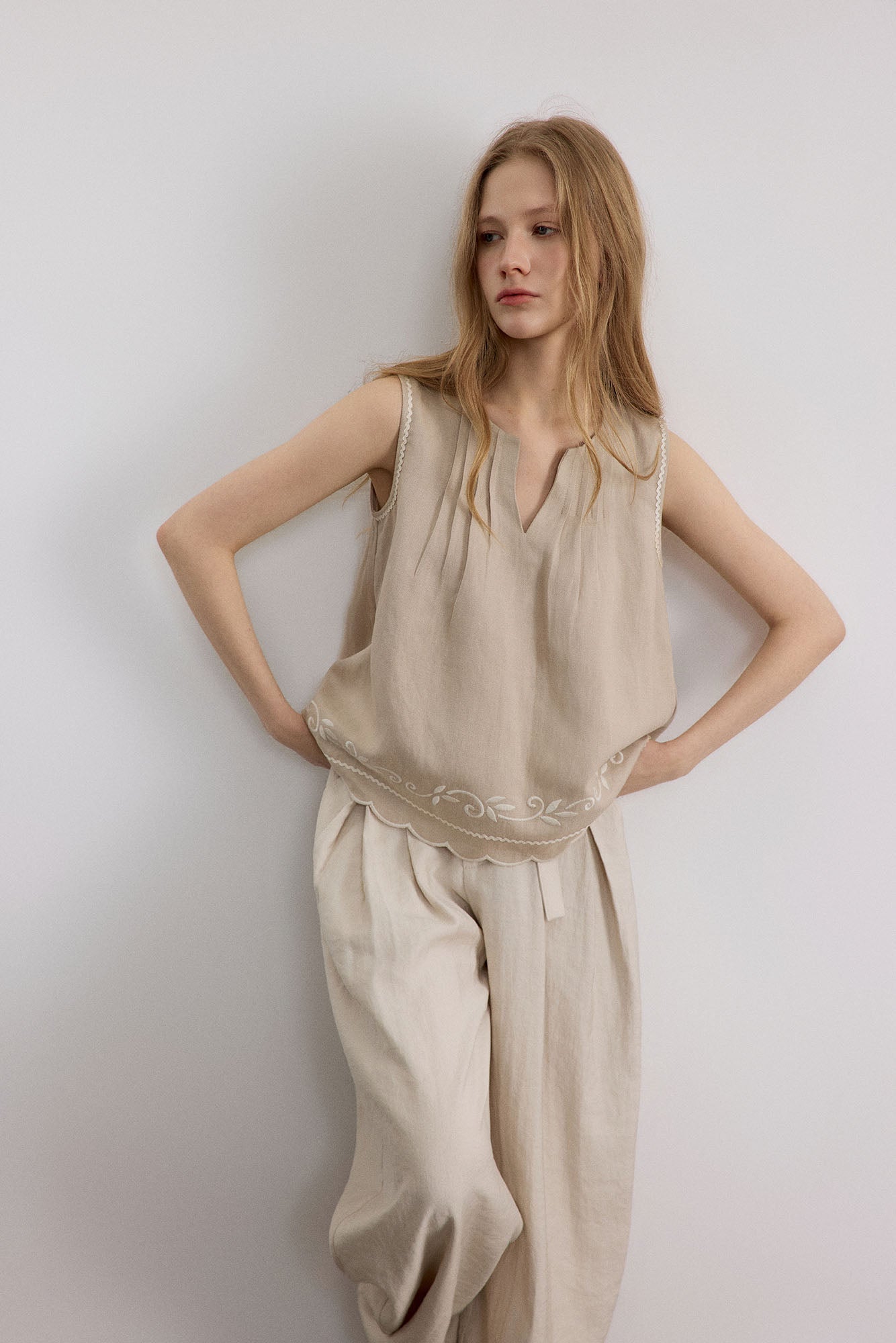 SAME FLOW Scalloped Hem Embroidered Vest