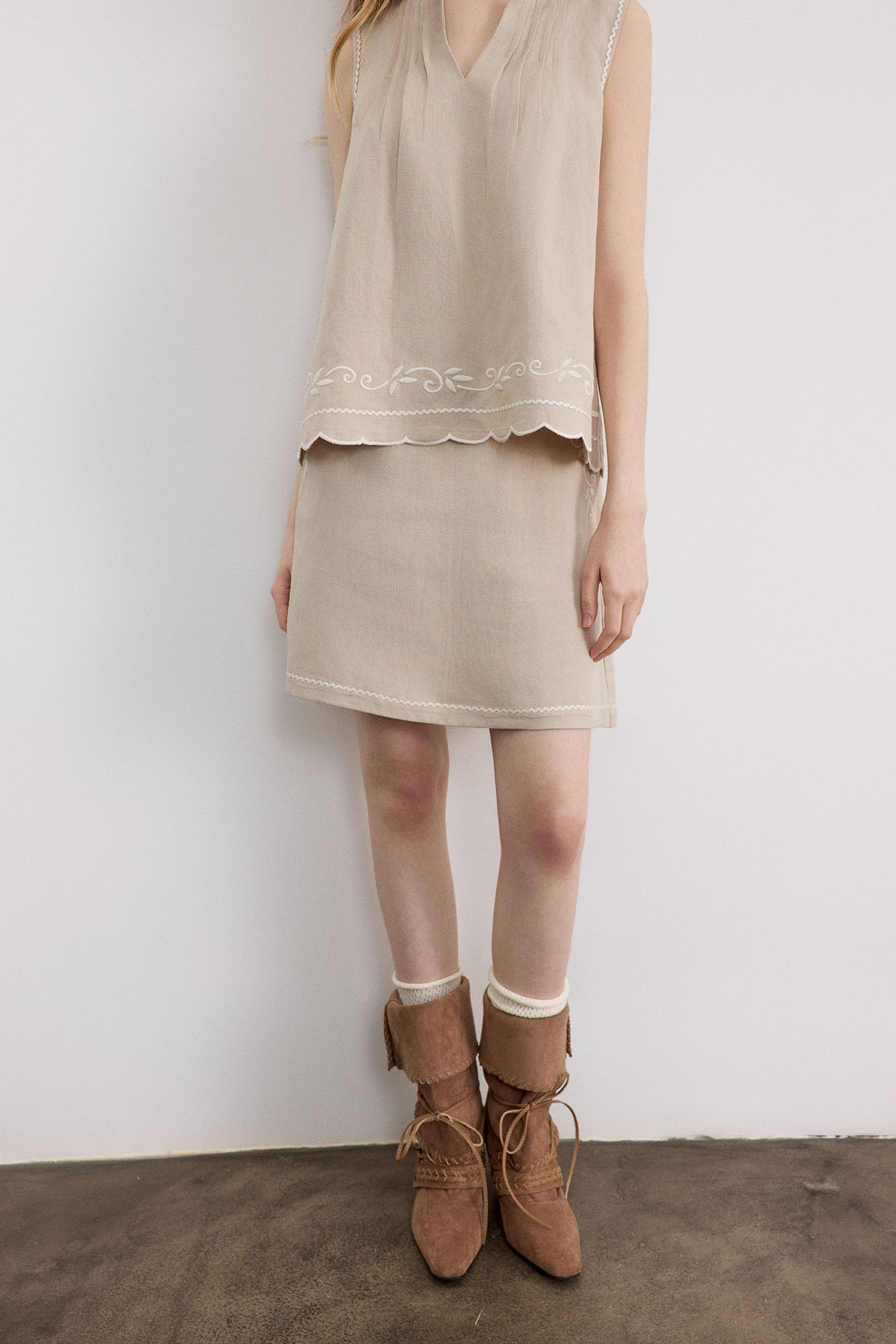 SAME FLOW Embroidered Linen-Blend Mini Skirt