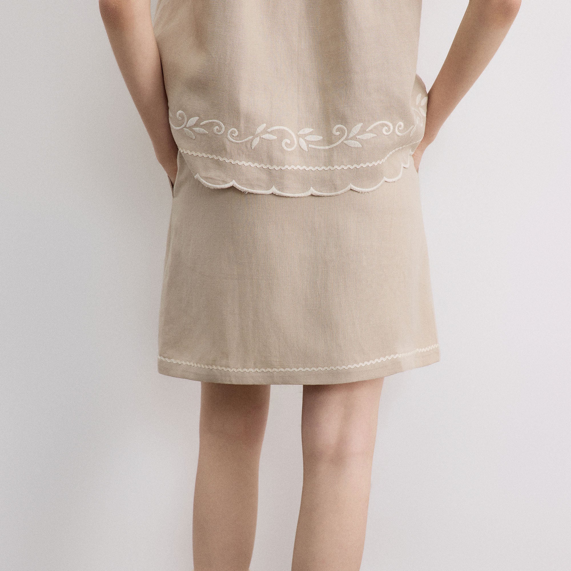 SAME FLOW Embroidered Linen-Blend Mini Skirt
