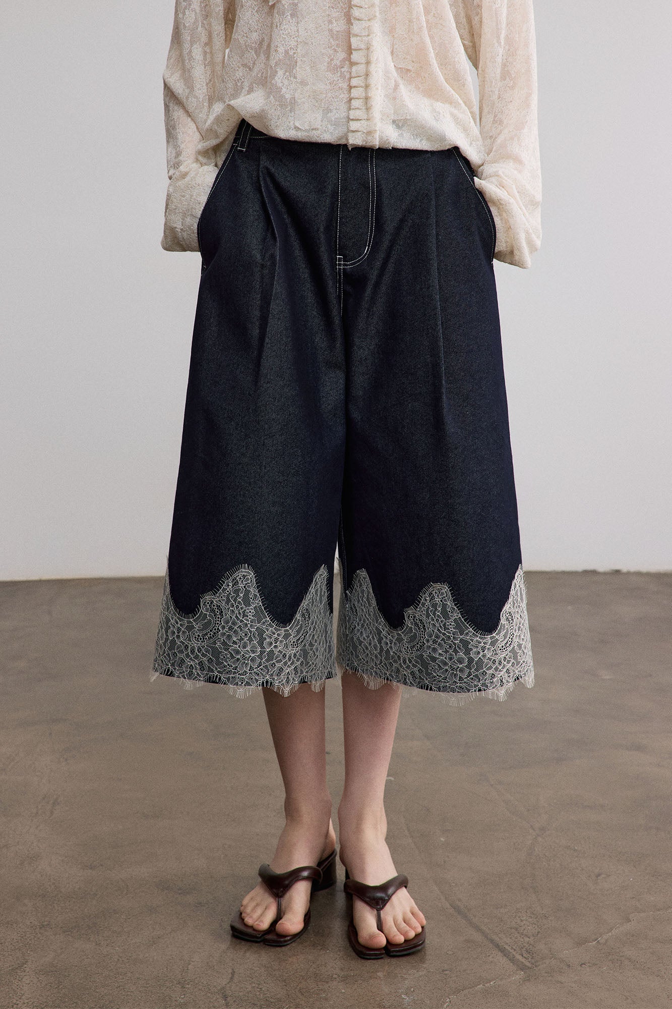 SAME FLOW Lace-Hem Denim Shorts
