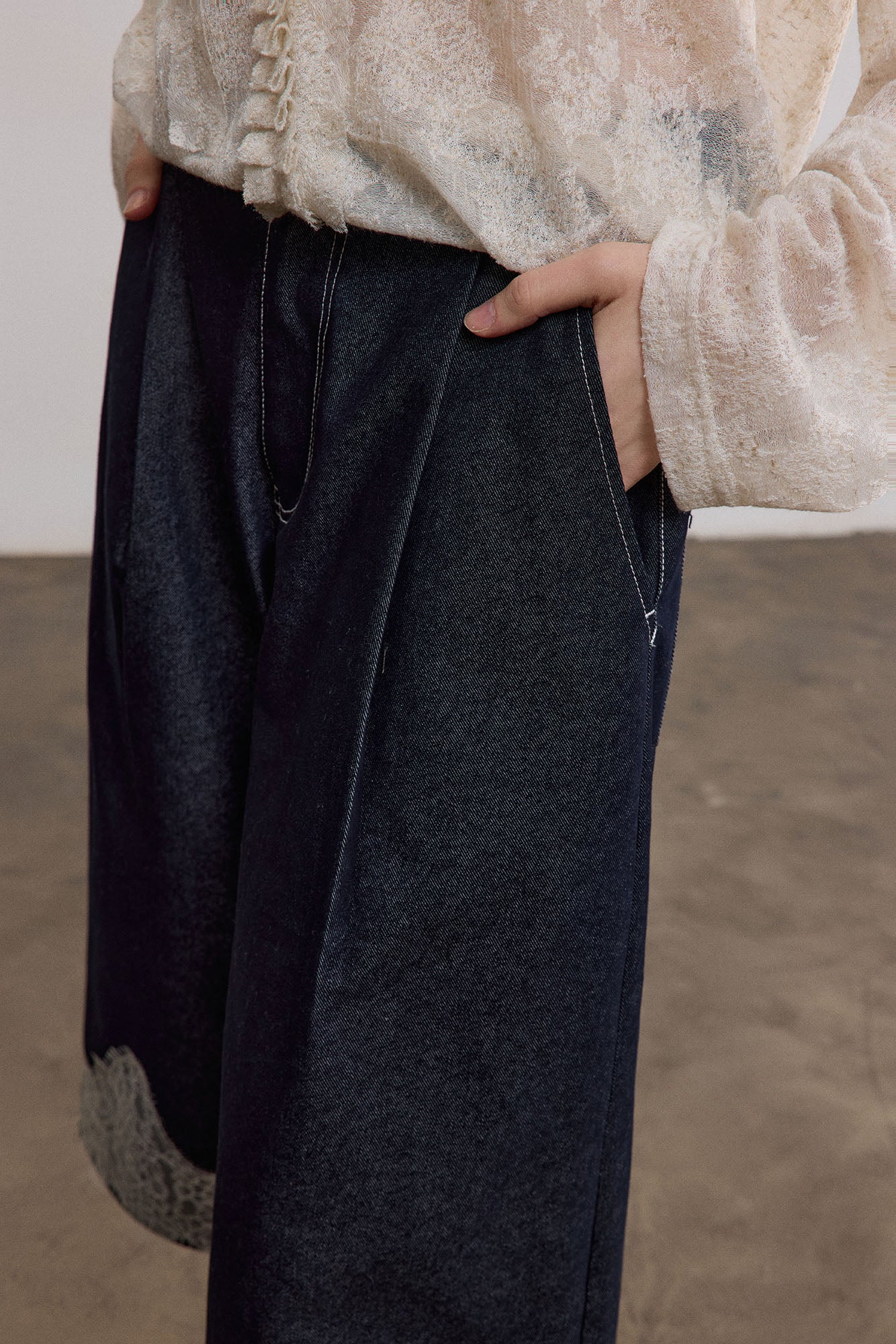 SAME FLOW Lace-Hem Denim Shorts