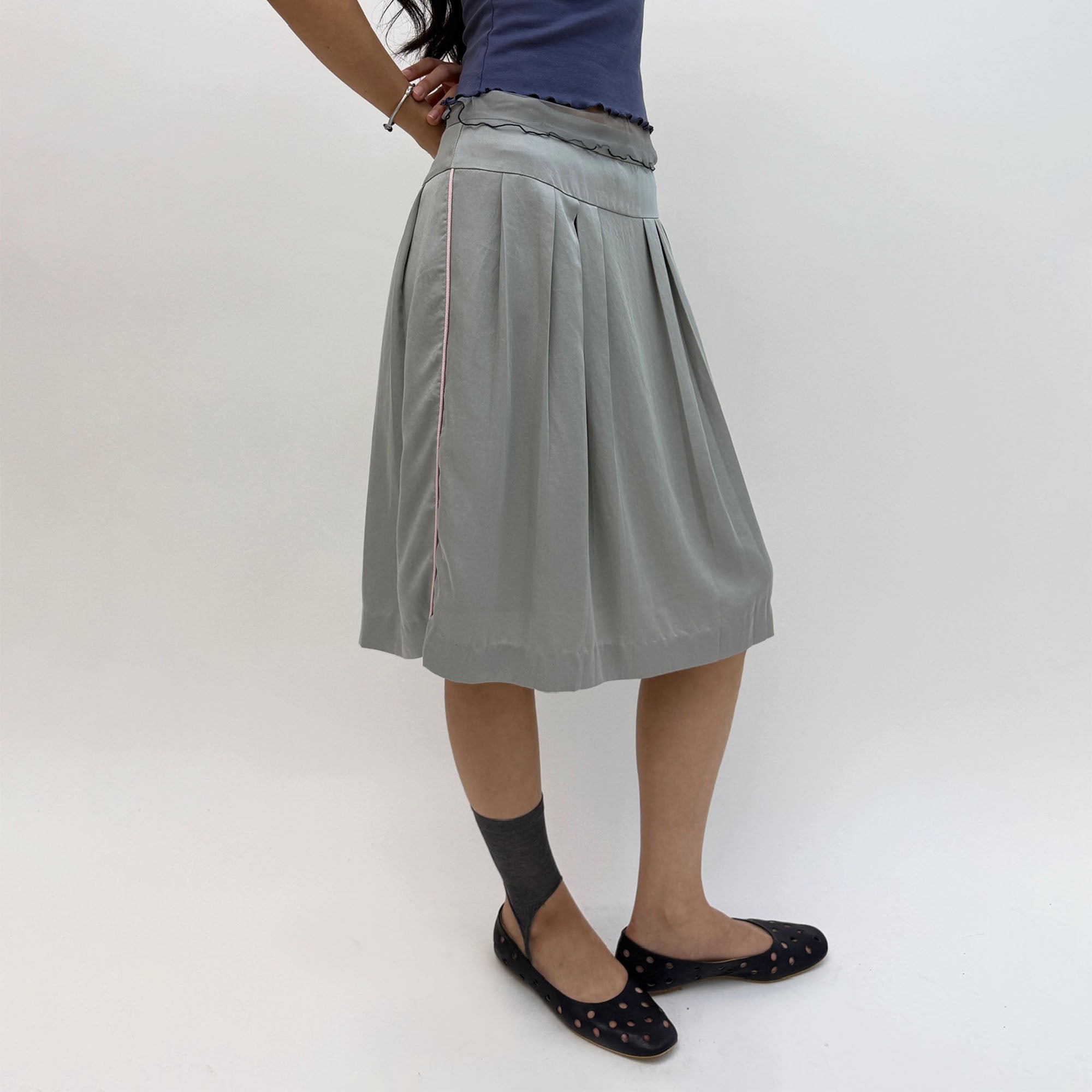 NEVERSEEZ Pleated Bubble Hem Midi Skirt