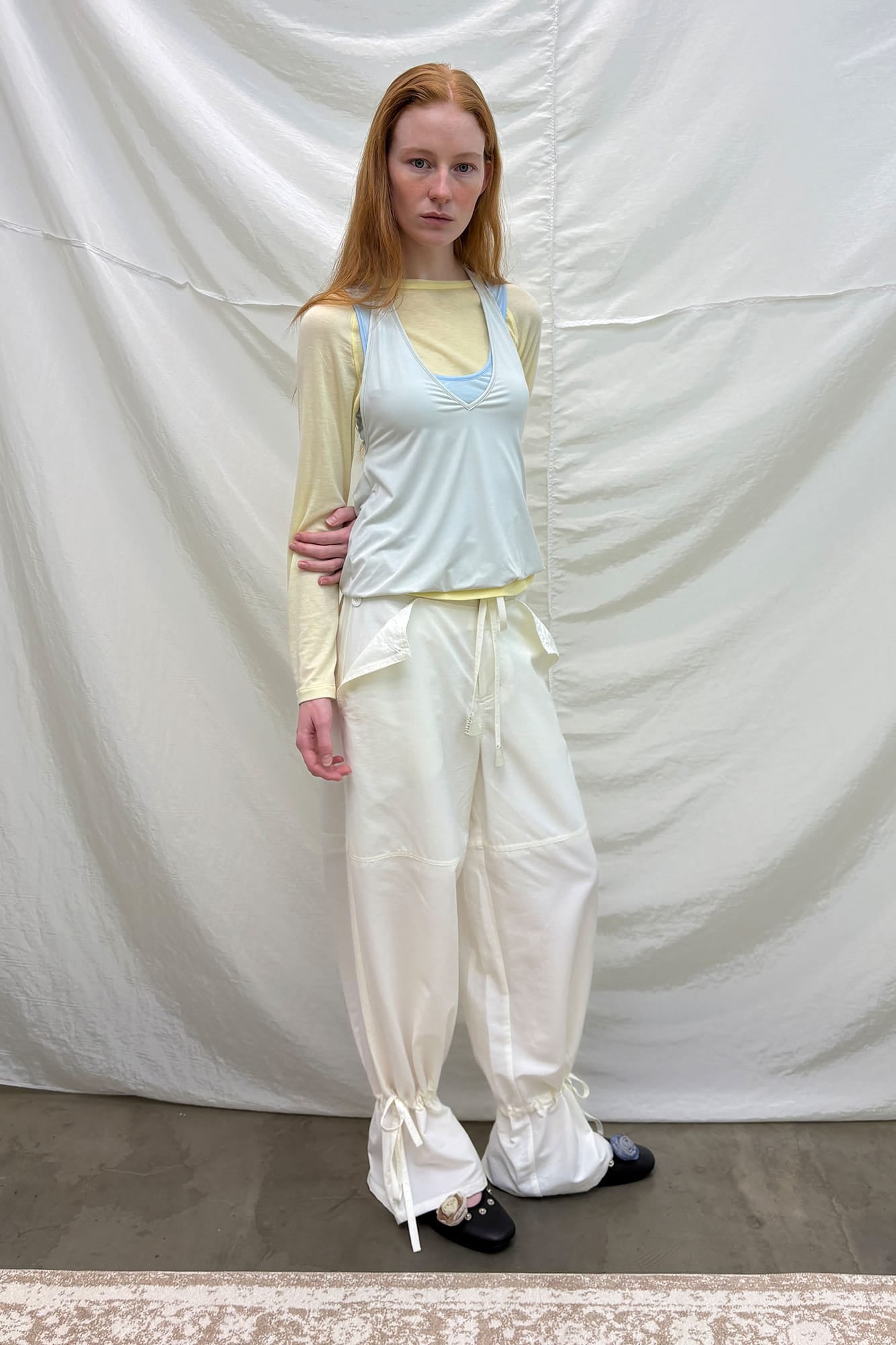 NEVERSEEZ Drawstring Wide-Leg Ruched-Cuff Parachute Pants