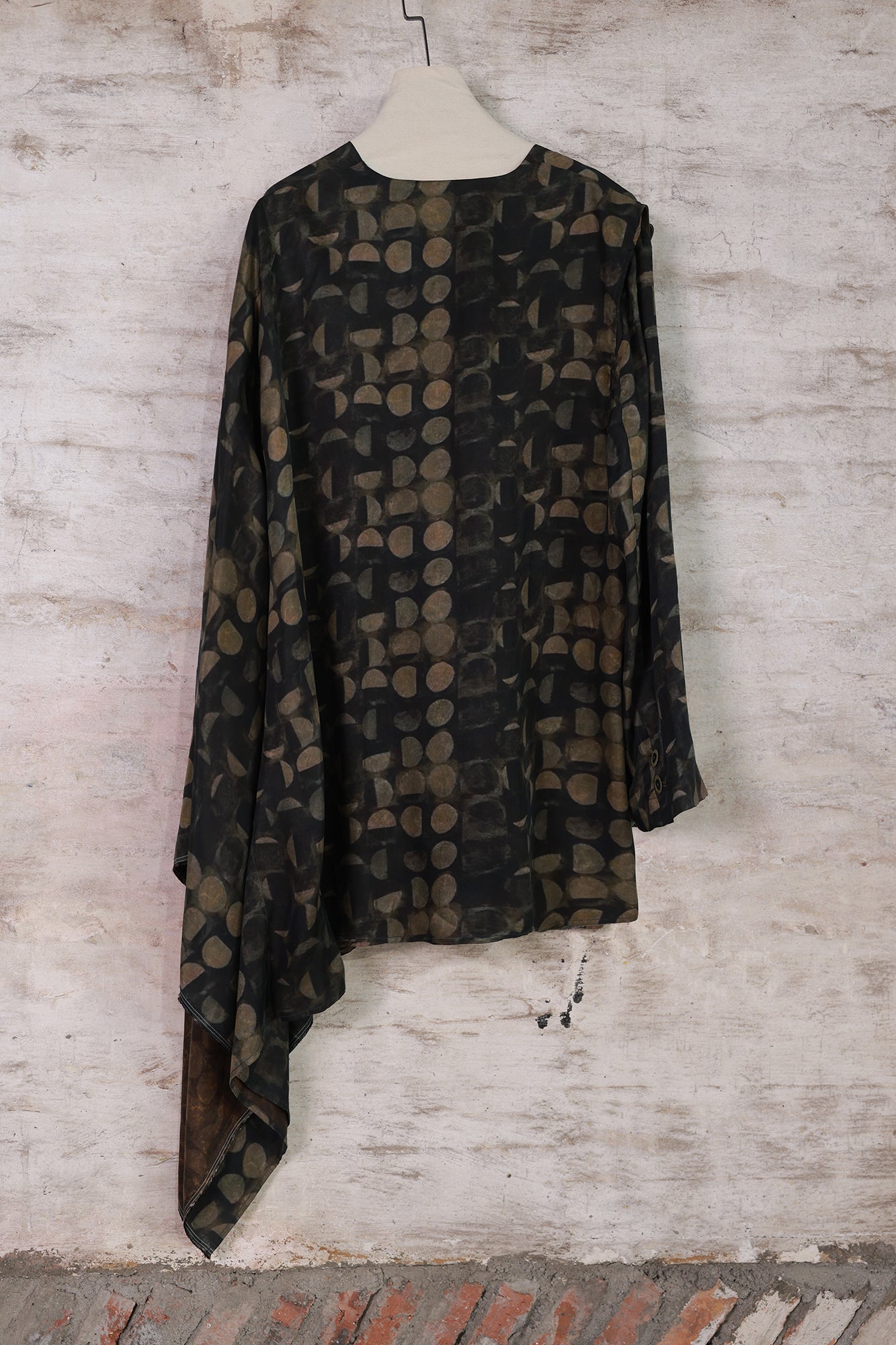 INCH LIM Asymmetric Polka-Dot Full-Print Jacket