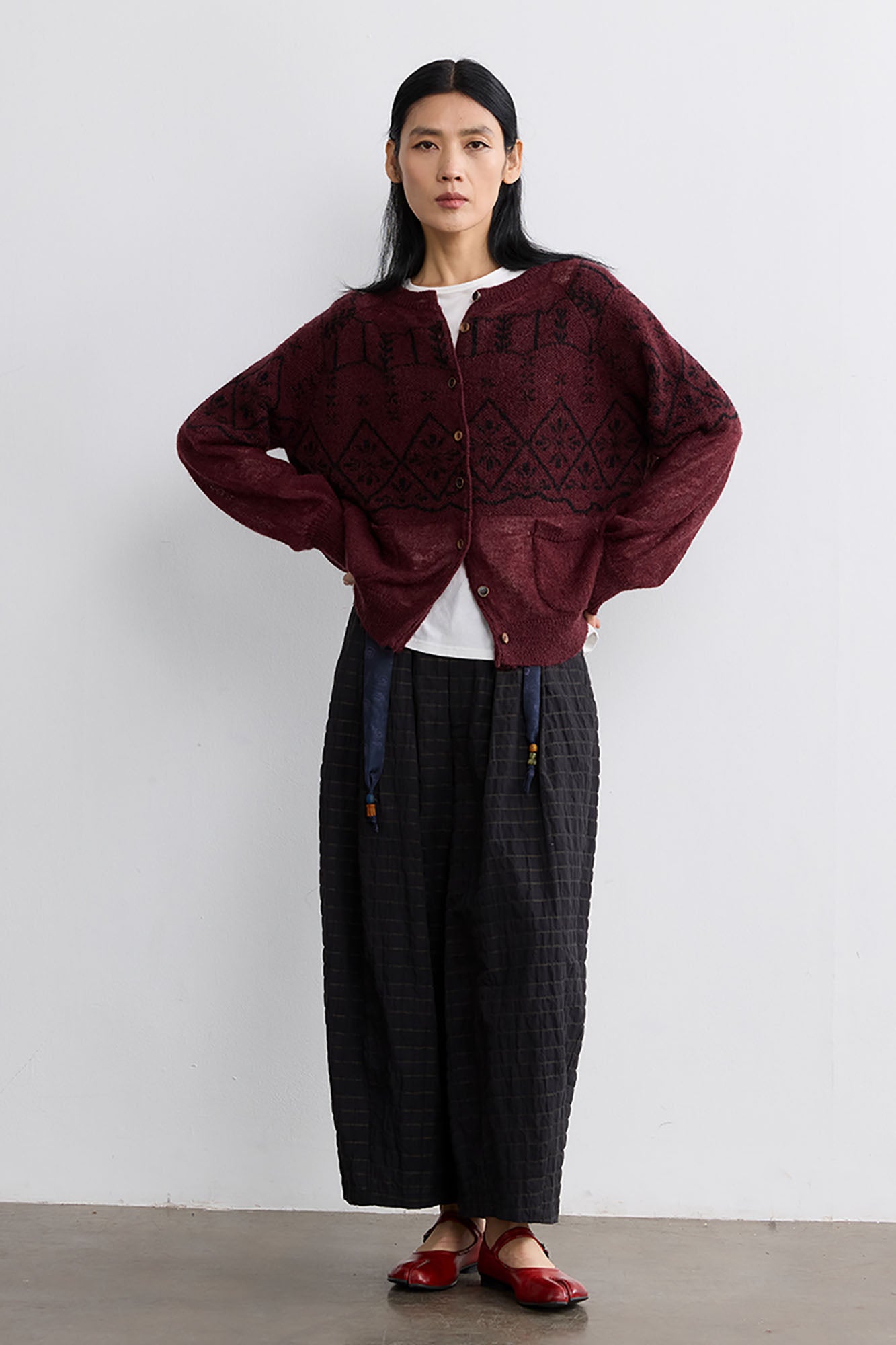 NOESE Retro Pleated Hem Cropped Pants