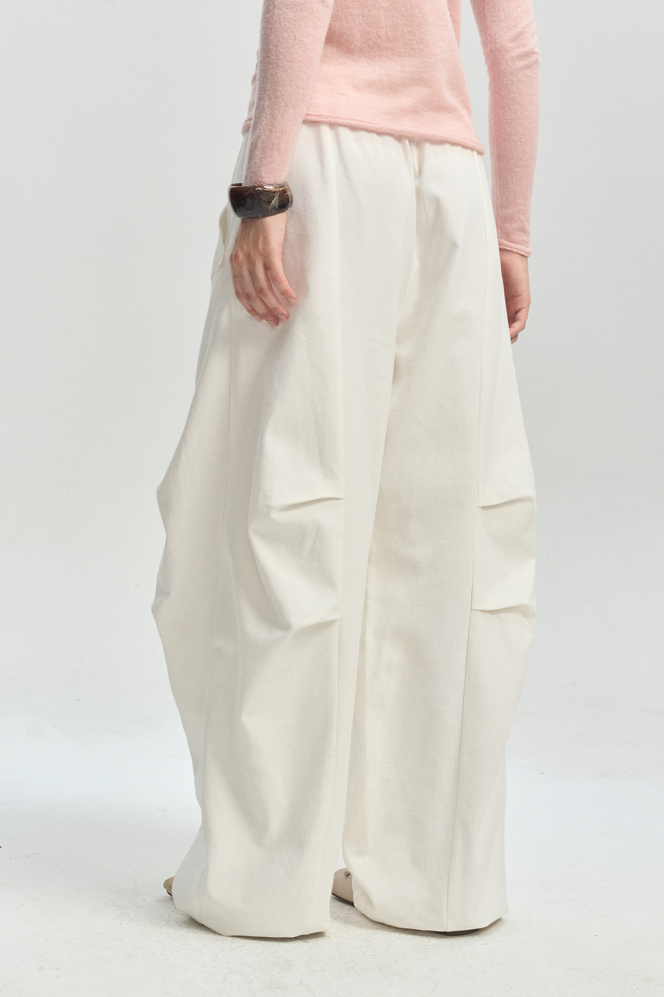 LEONSENSE Modern Curved Paneled Tencel-Cotton Pants