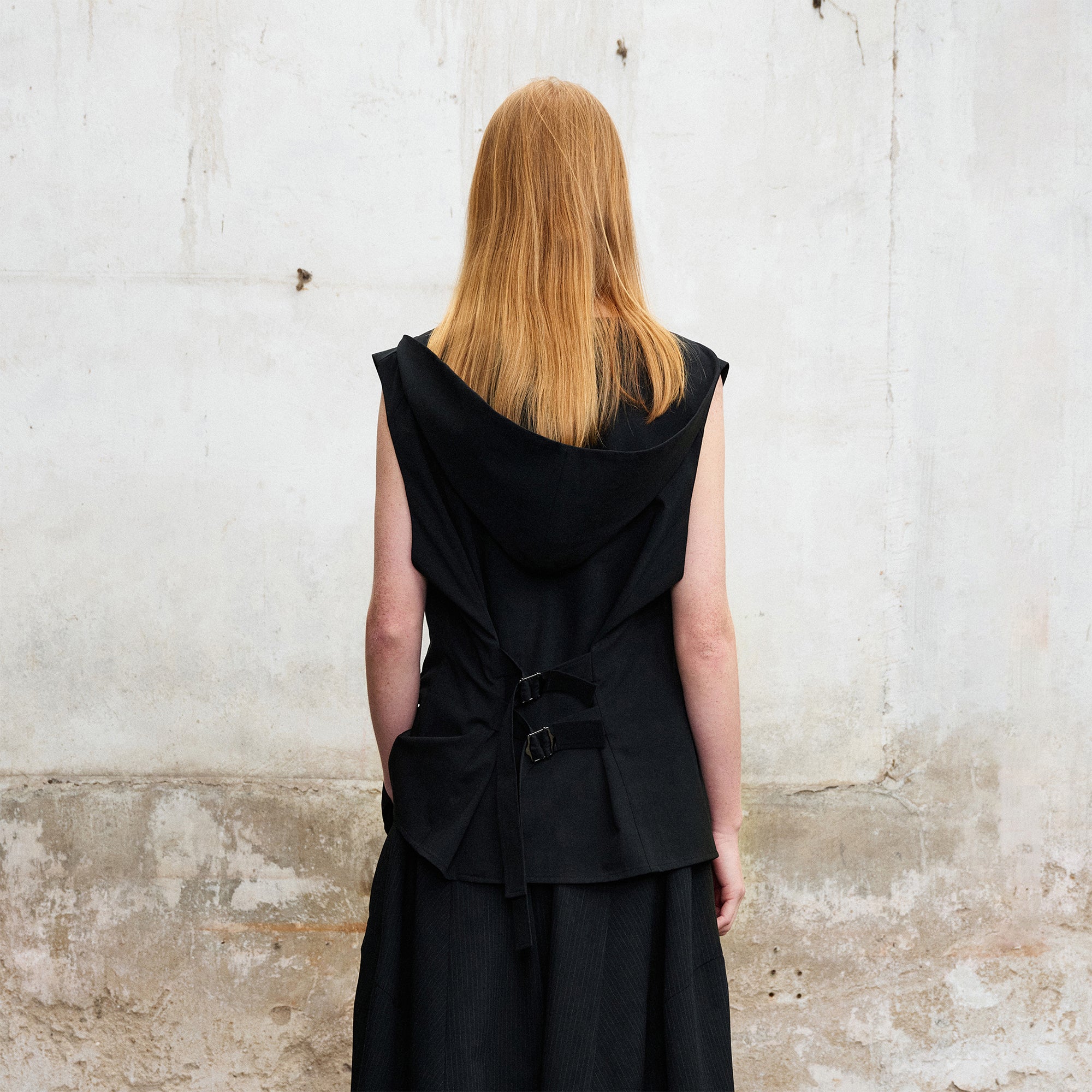 ILNya Nieternite Nifutur Hooded Waist-Cinched Vest