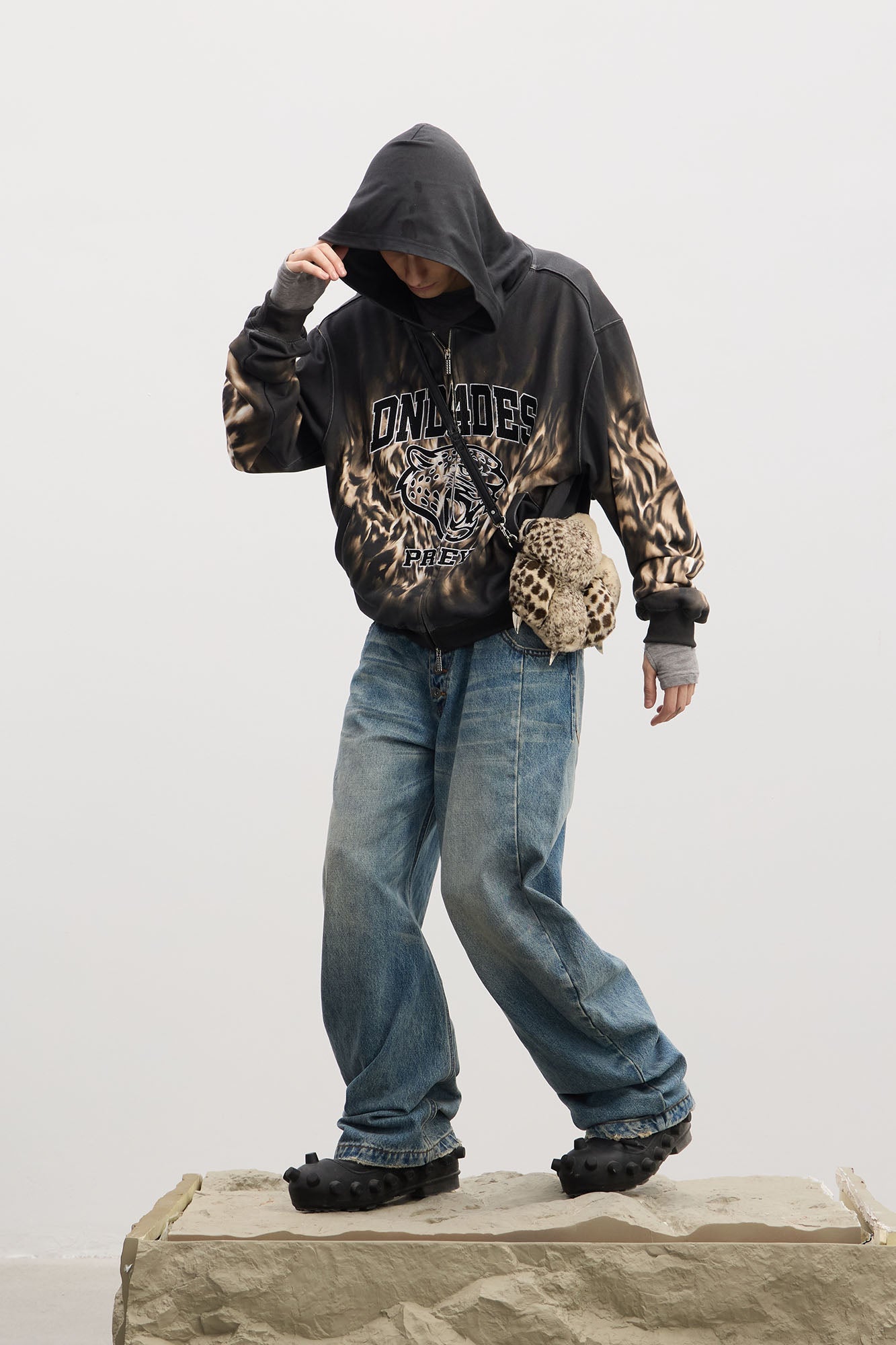 DND4DES Washed Button-Up Balloon-Leg Jeans