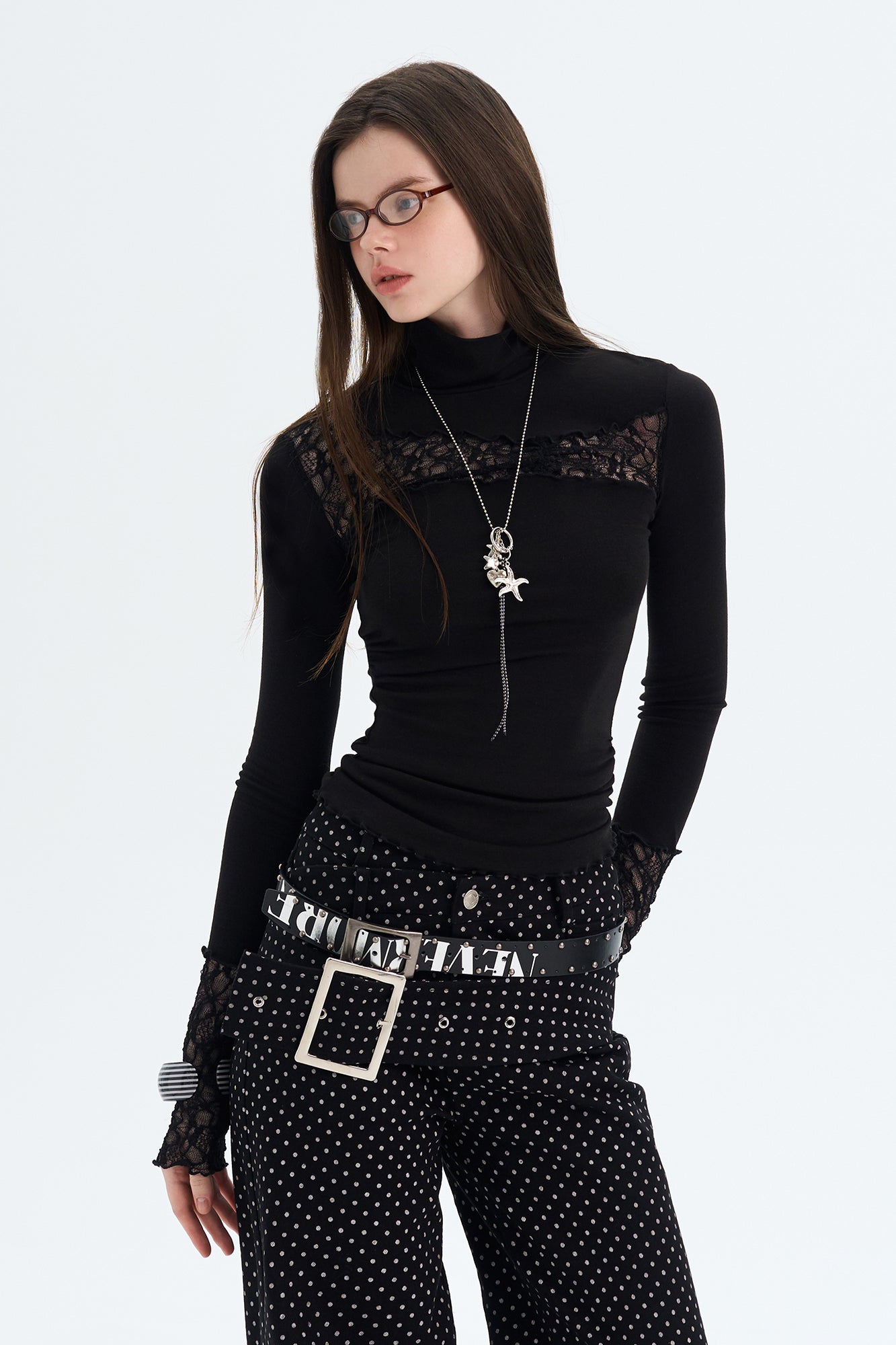 THE NEVERMORE Ruched Lace Spliced Long-Sleeve Tee