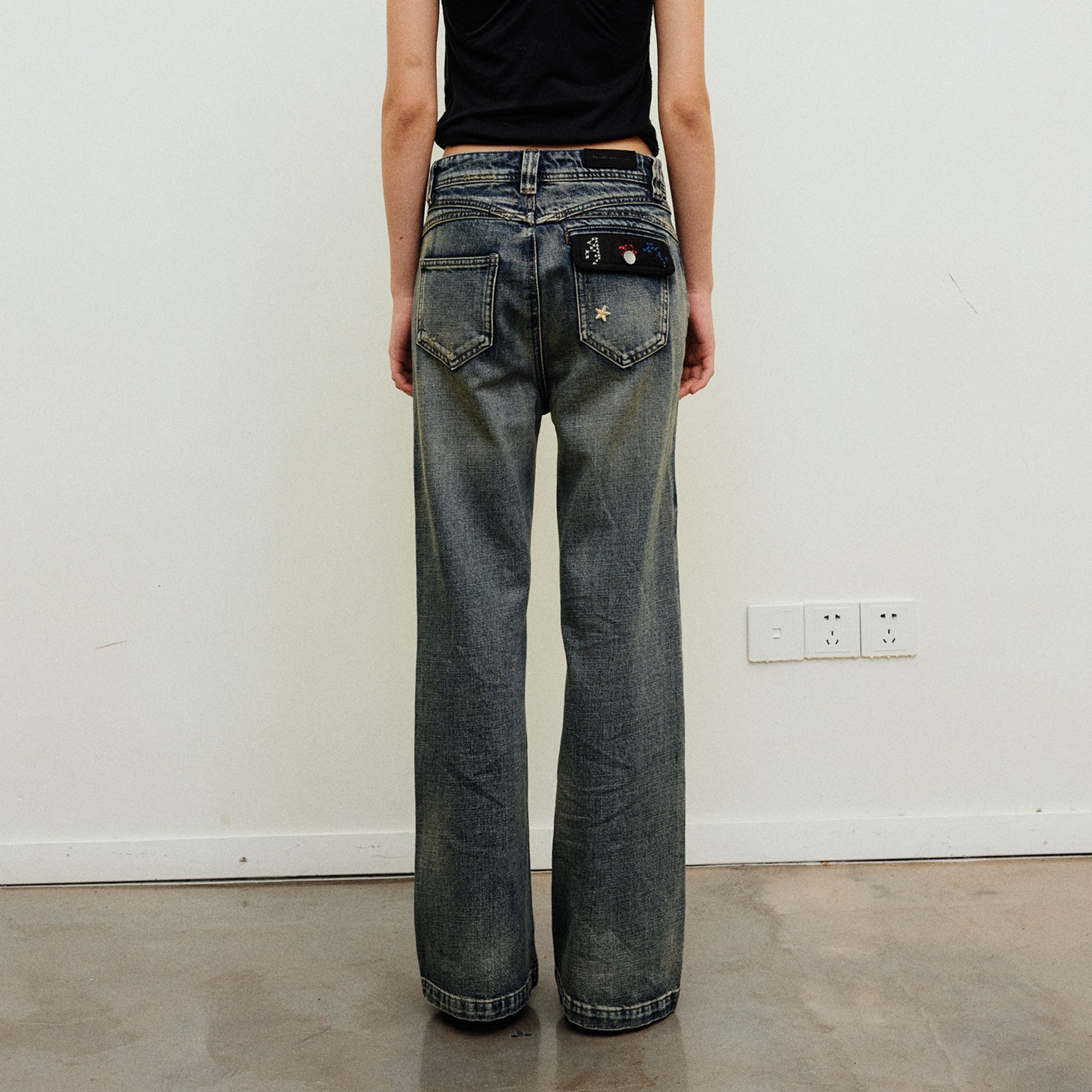 NEVERSEEZ Curved-Yoke Washed Wide-Leg Jeans