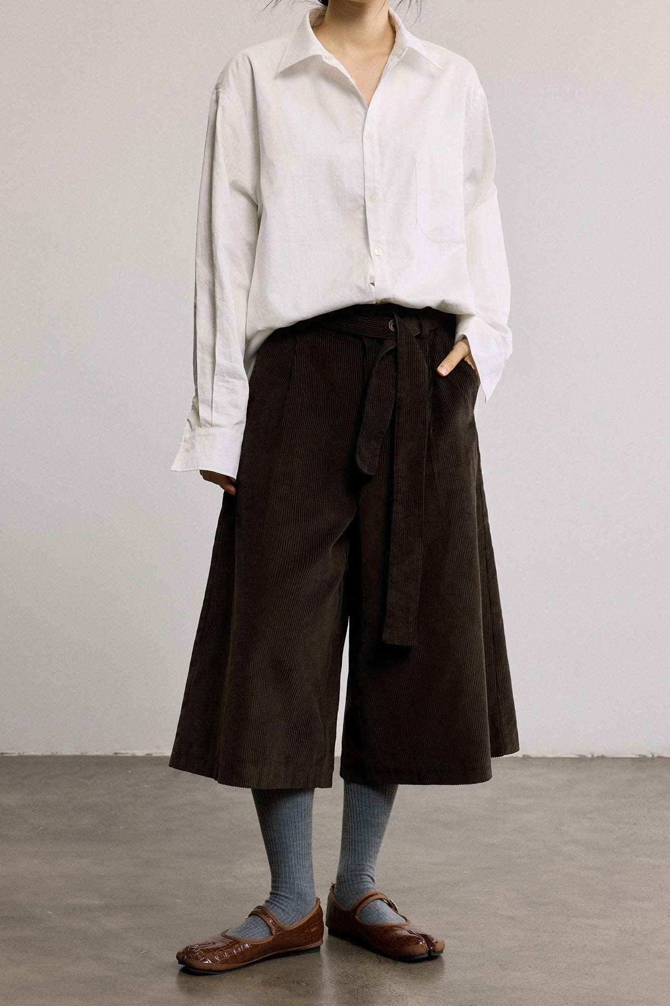 SAME FLOW Pleated Belted Corduroy Culotte Pants