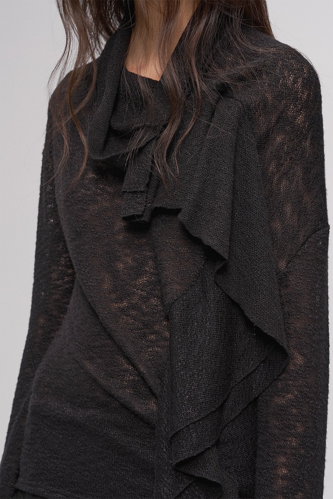 ILNya Nieternite Nifutur Sheer Knit Ruffle Long Sleeve Tee