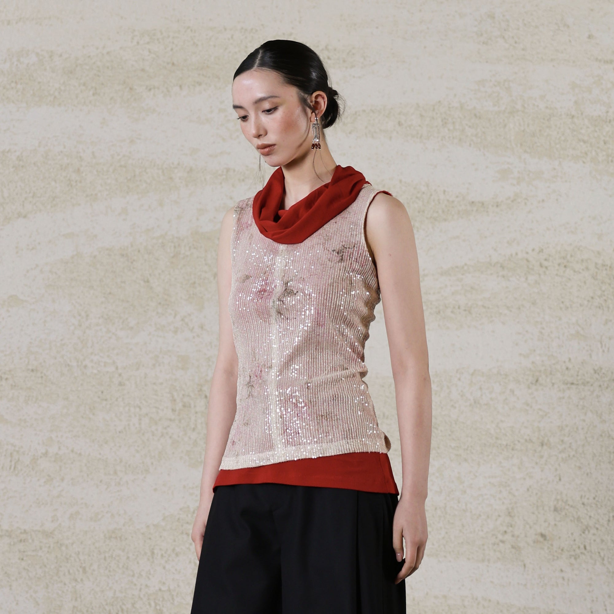 WUHEYIZUO Sequin Contrast Drape-Neck Tank Top