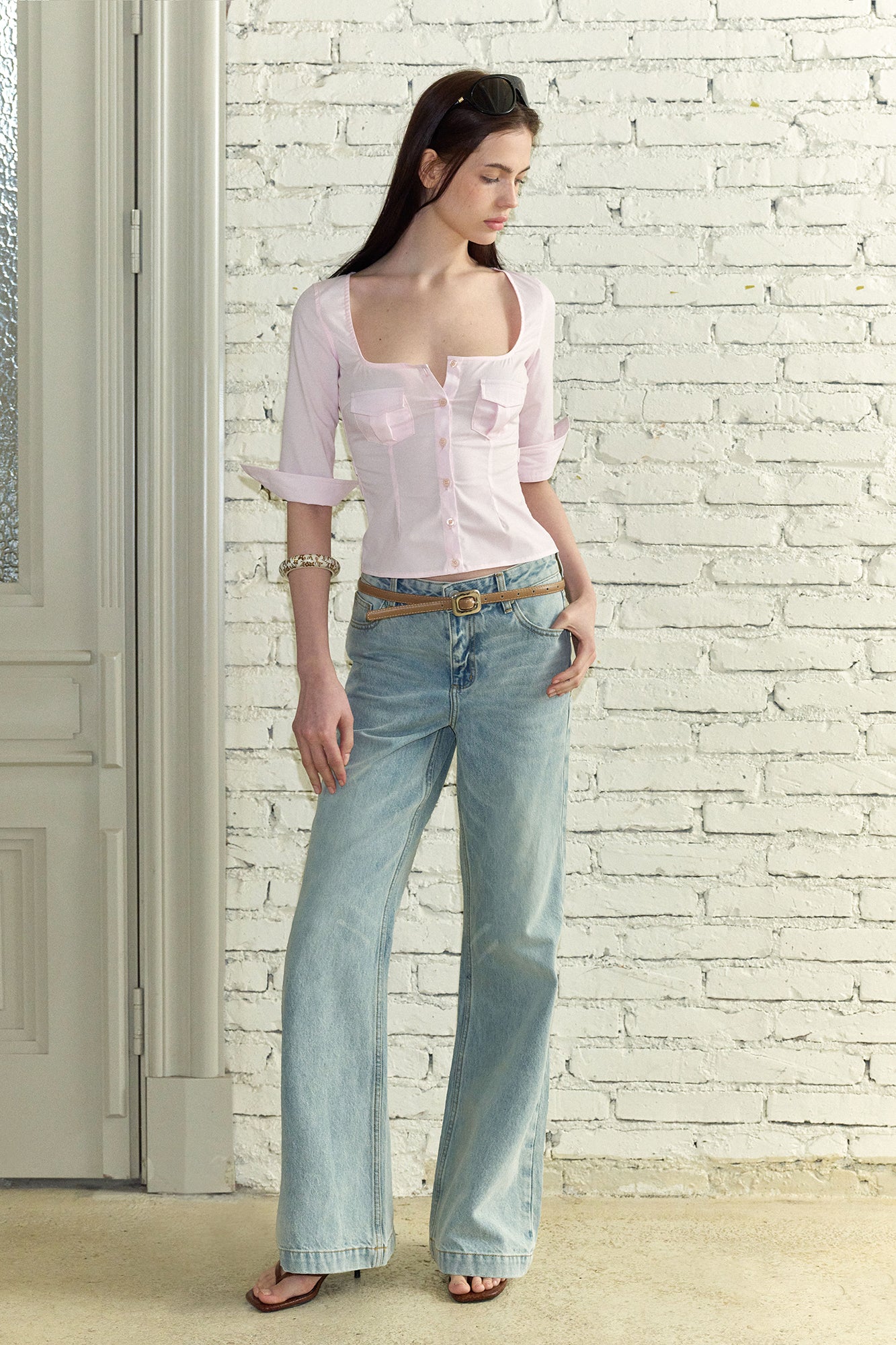 THE NEVERMORE Pocket Detail Scoop-Neck Fitted Half-Shirt