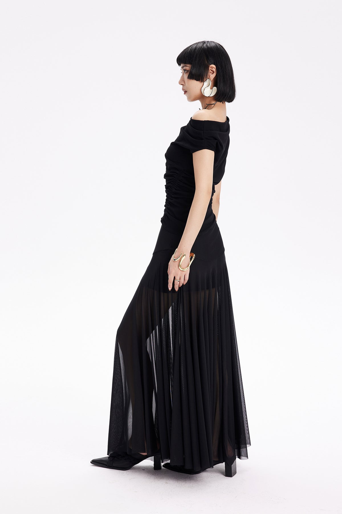 TINY IN STUDIO Asymmetrical Off-Shoulder Cut-Out Ruched T-Shirt
