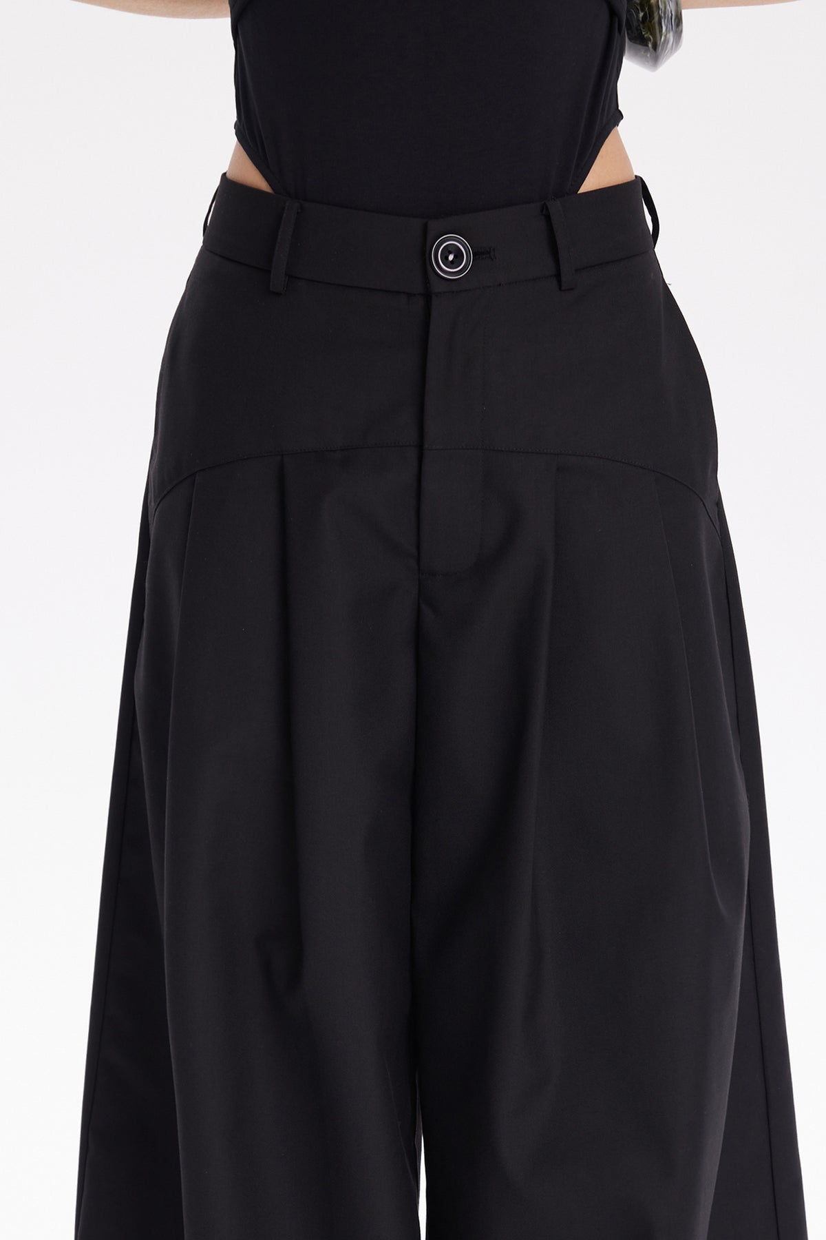 TINY IN STUDIO Curved Paneled Pleated Wide-Leg Pants