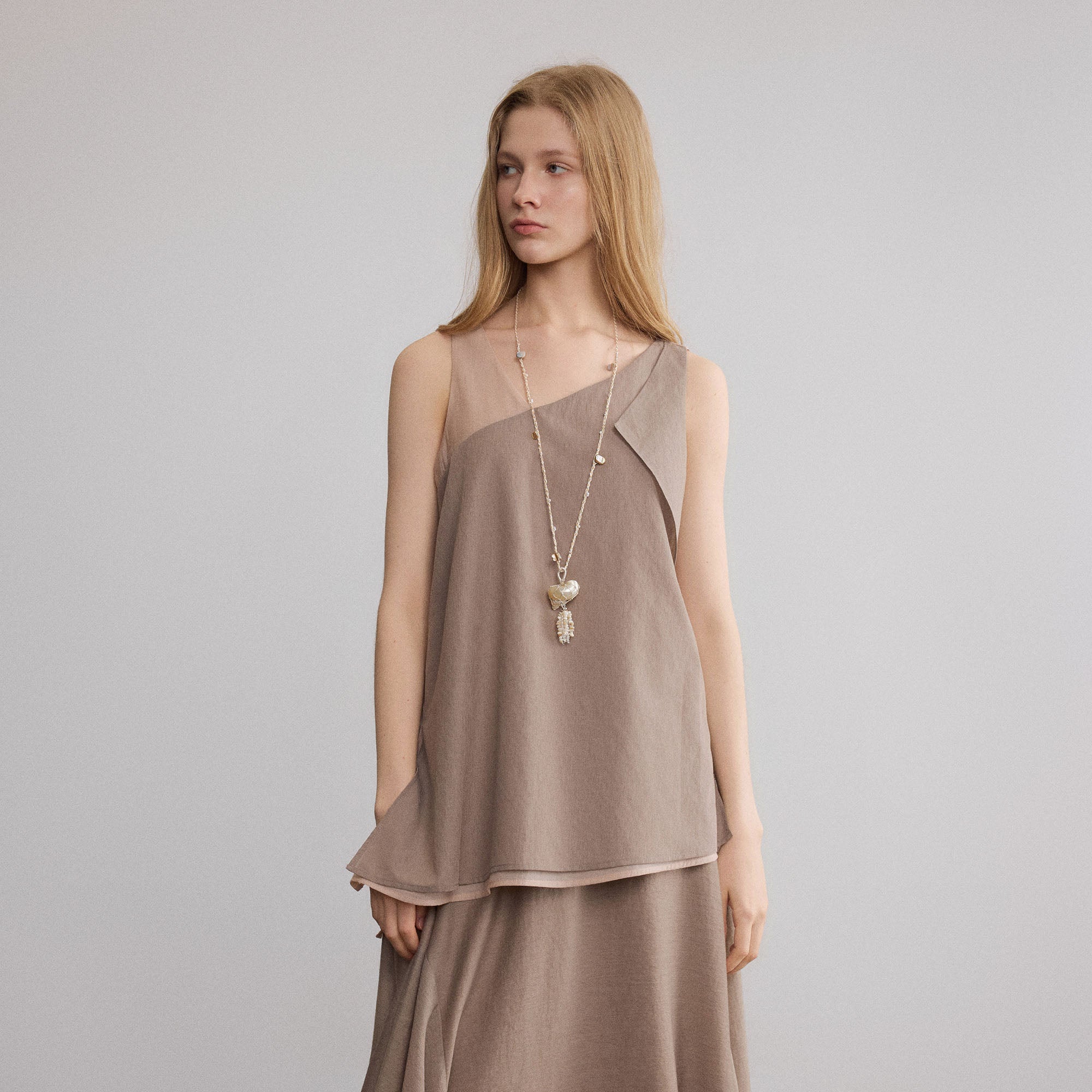 SAME FLOW Asymmetrical Layered Sleeveless Tunic