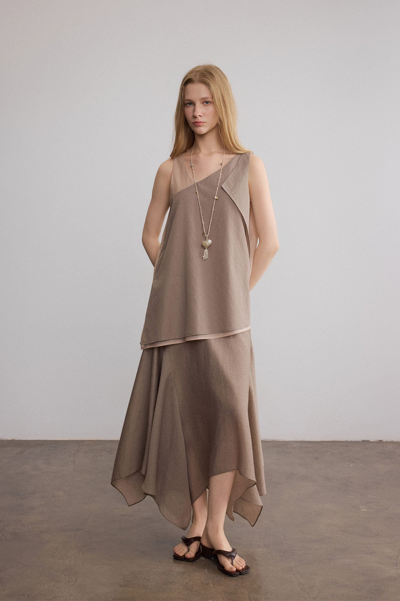 SAME FLOW Asymmetrical Layered Sleeveless Tunic