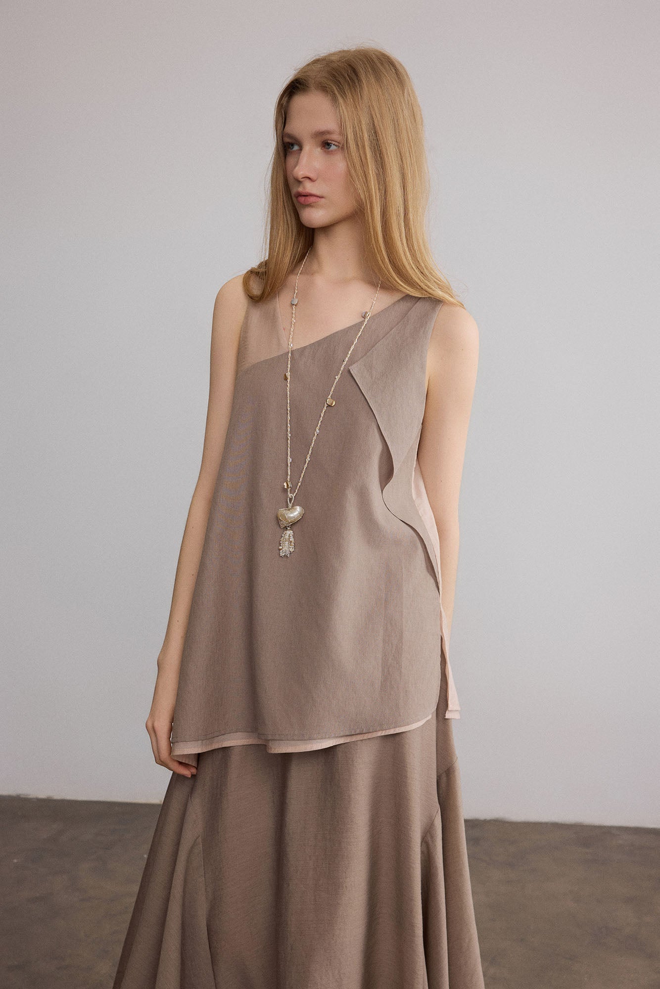 SAME FLOW Asymmetrical Layered Sleeveless Tunic