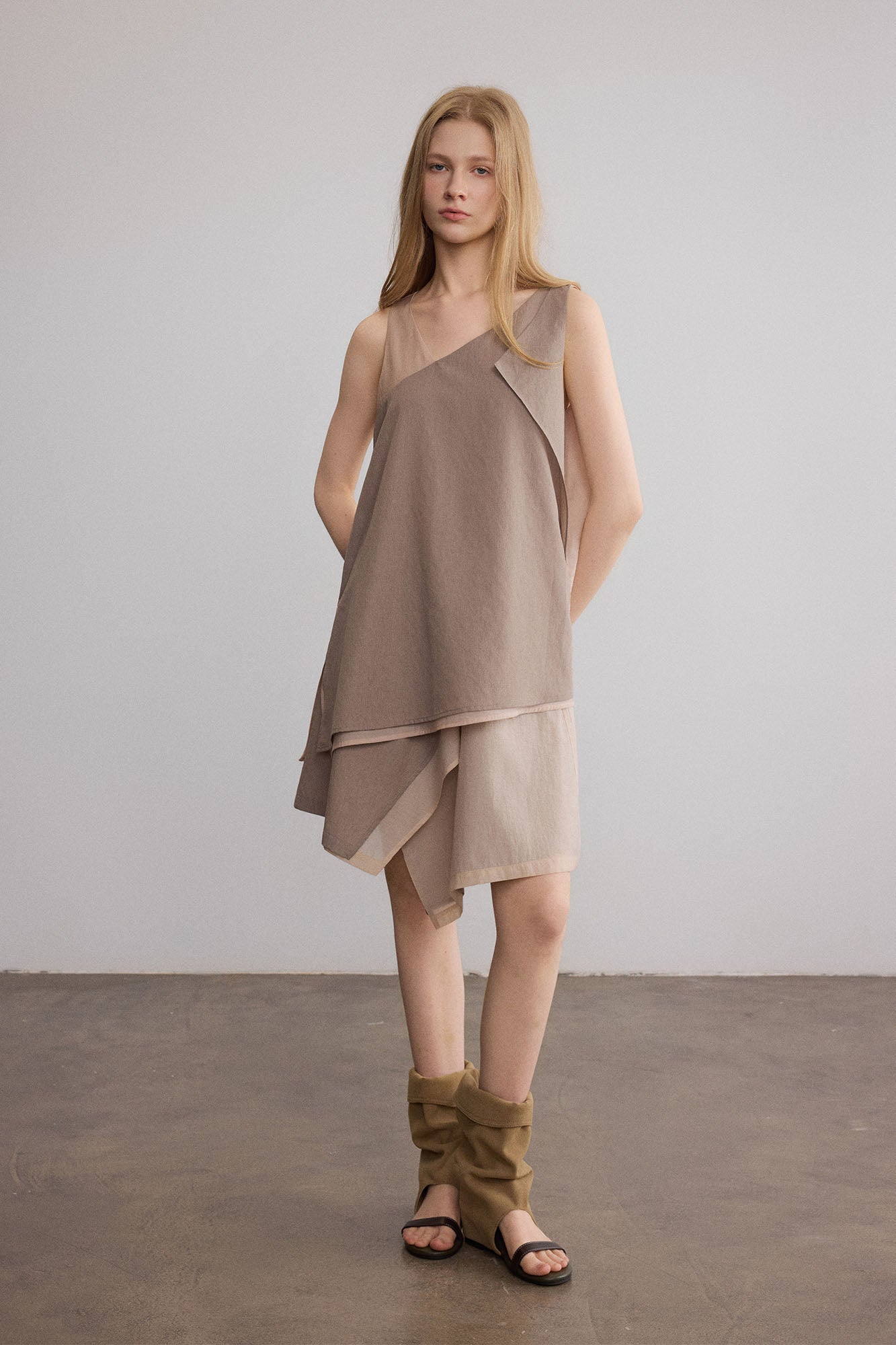 SAME FLOW Asymmetrical Layered Sleeveless Tunic