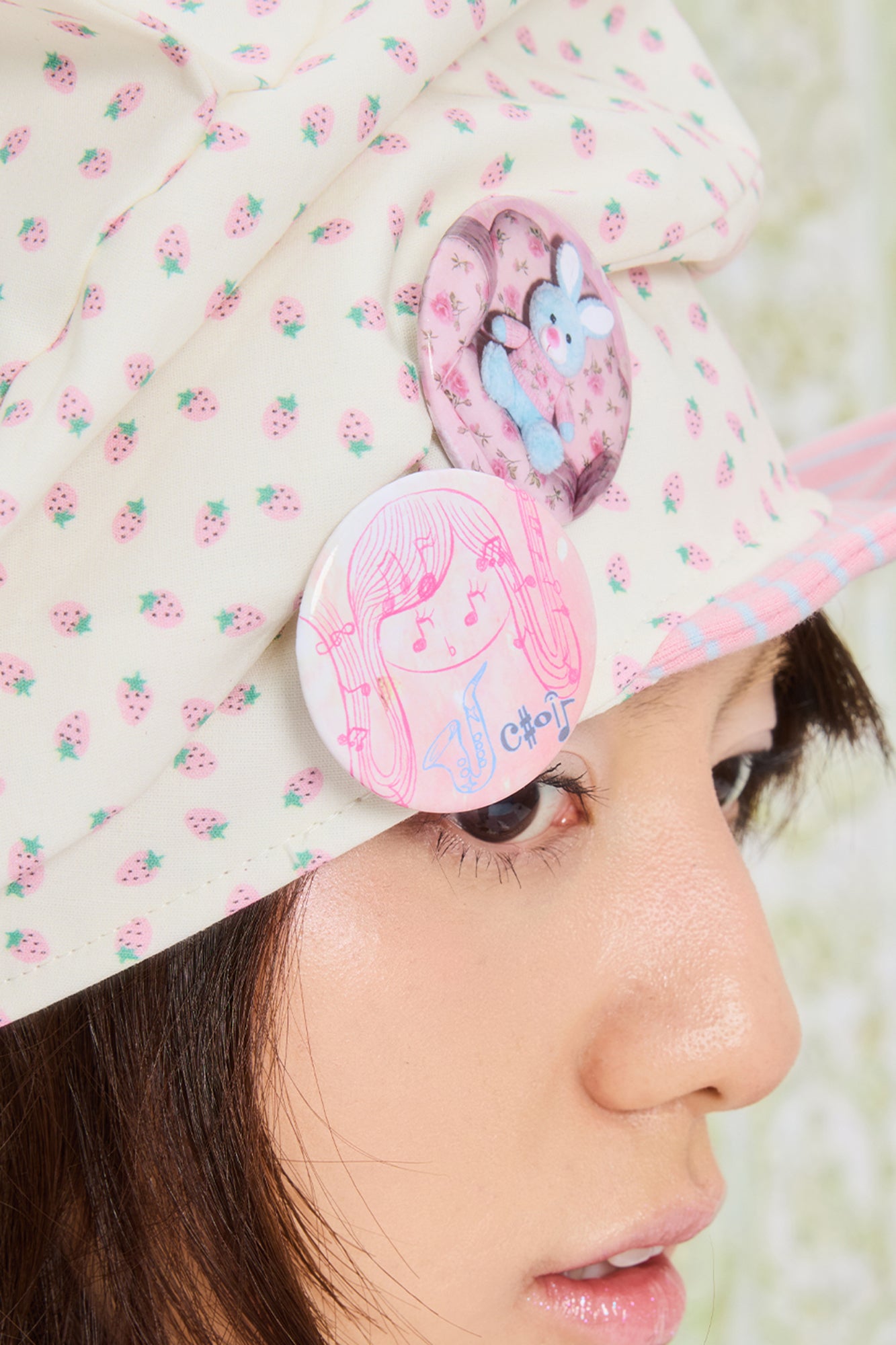 UNSOCIAL NIGHT Strawberry Full-Print Cat Ear Newsboy Cap