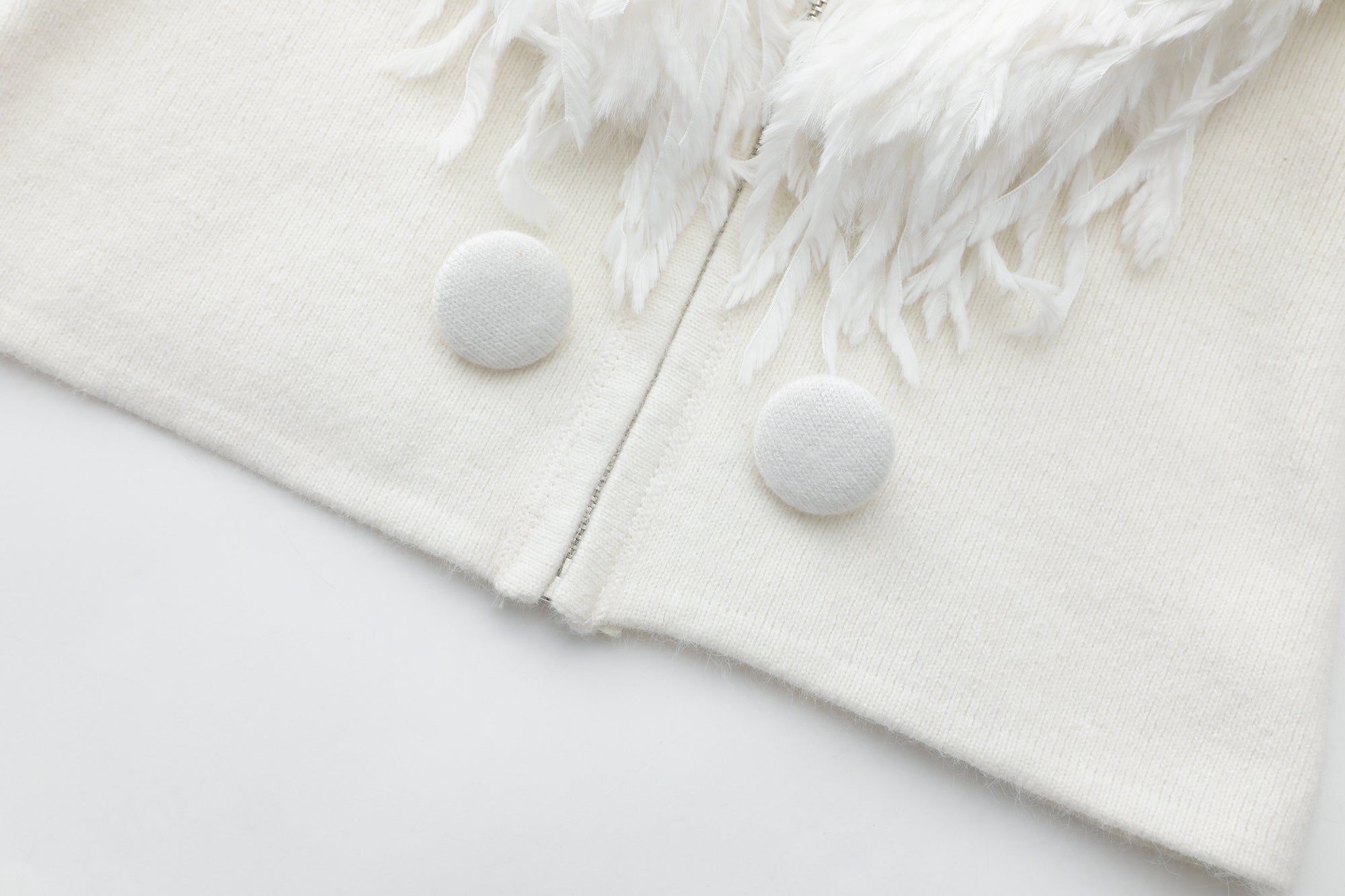 NEVER OFFEND L ANGEL Deep-V Shaggy Trim Zip-Up Cropped Cardigan