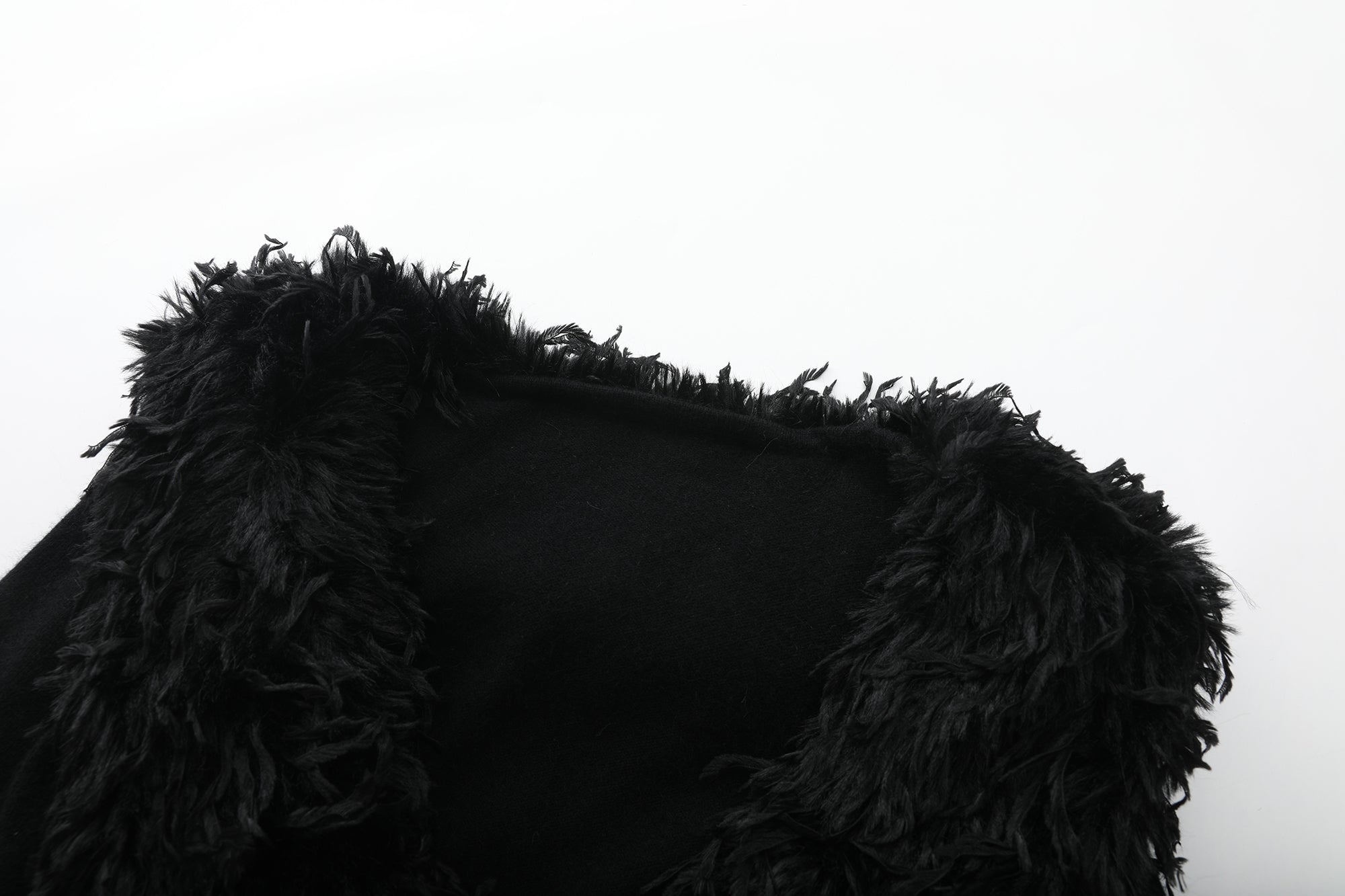 NEVER OFFEND L ANGEL Deep-V Shaggy Trim Zip-Up Cropped Cardigan