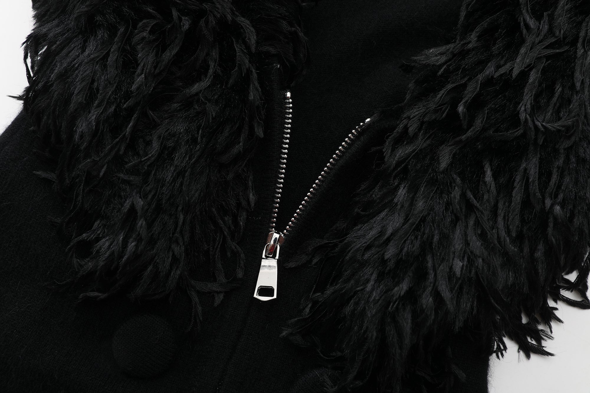 NEVER OFFEND L ANGEL Deep-V Shaggy Trim Zip-Up Cropped Cardigan