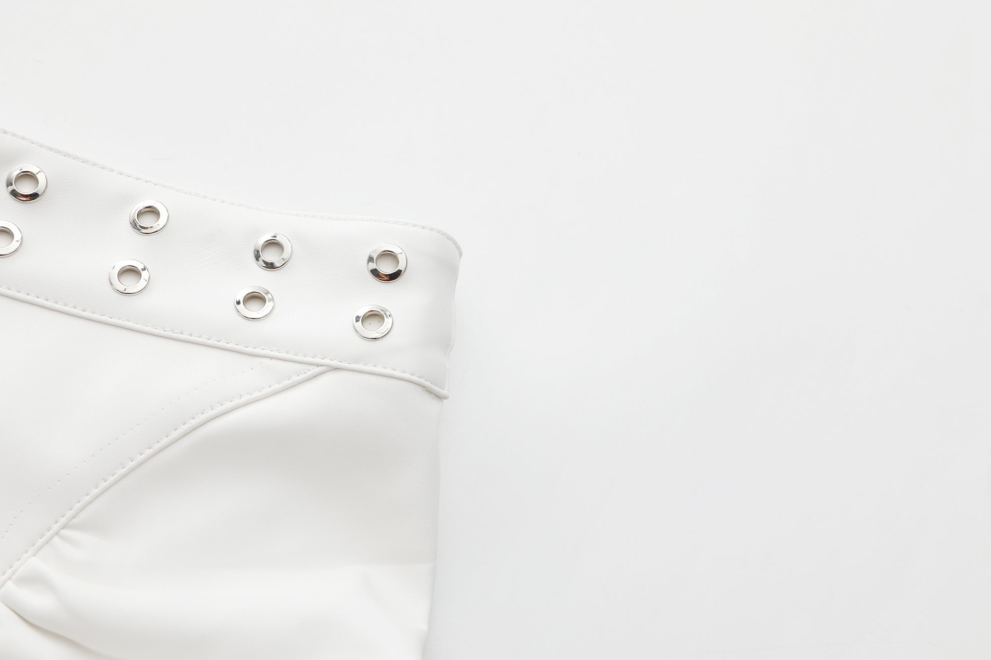 NEVER OFFEND L ANGEL Grommet-Waist Ruched Hot Shorts