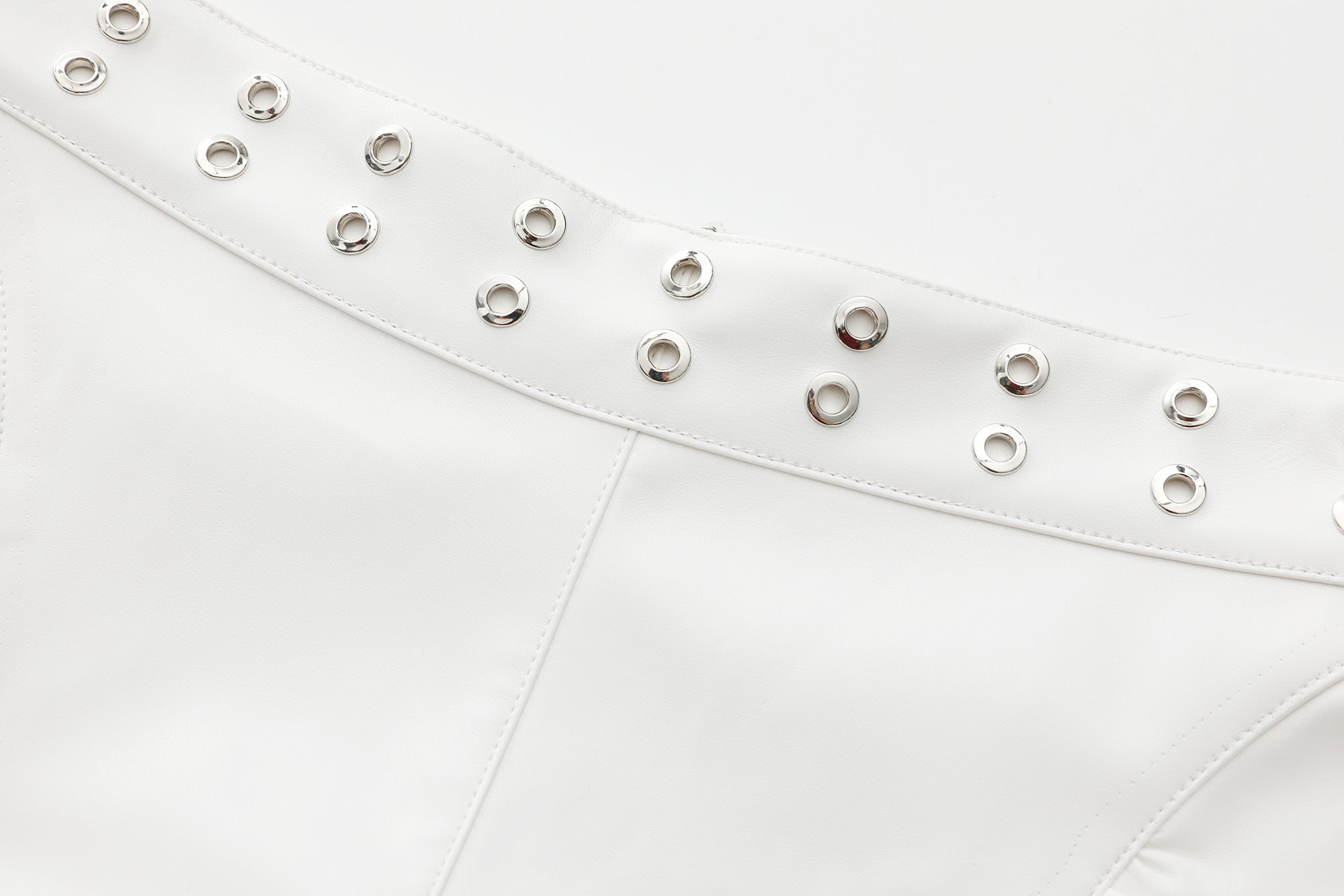 NEVER OFFEND L ANGEL Grommet-Waist Ruched Hot Shorts