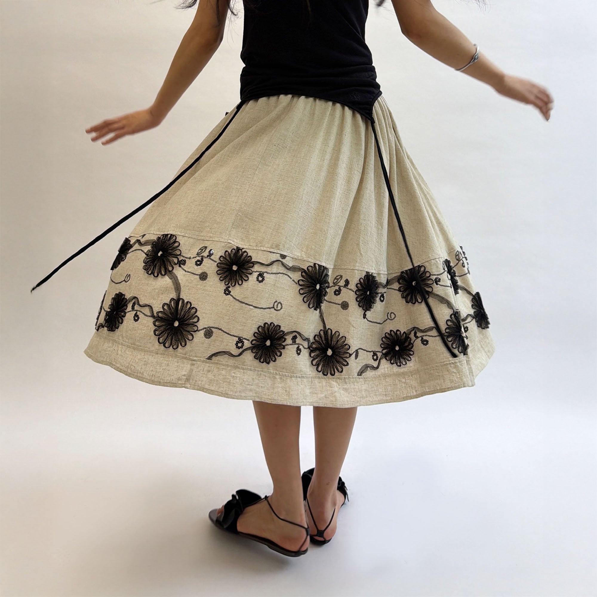 NEVERSEEZ Embroidered Floral Cotton-Linen Midi Skirt