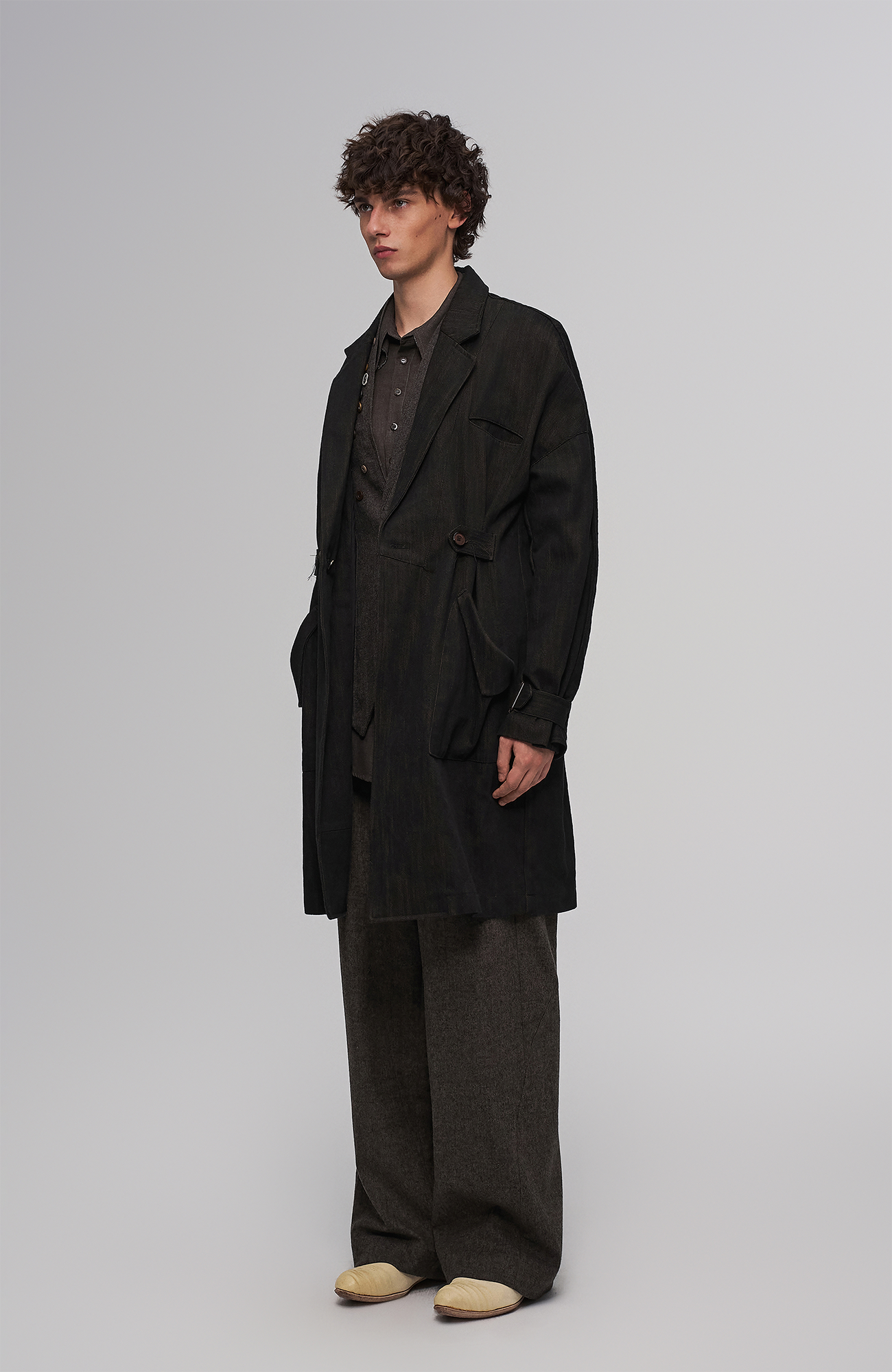 ILNya Nieternite Nifutur Knotted Cape-Back Linen-Blend Trench