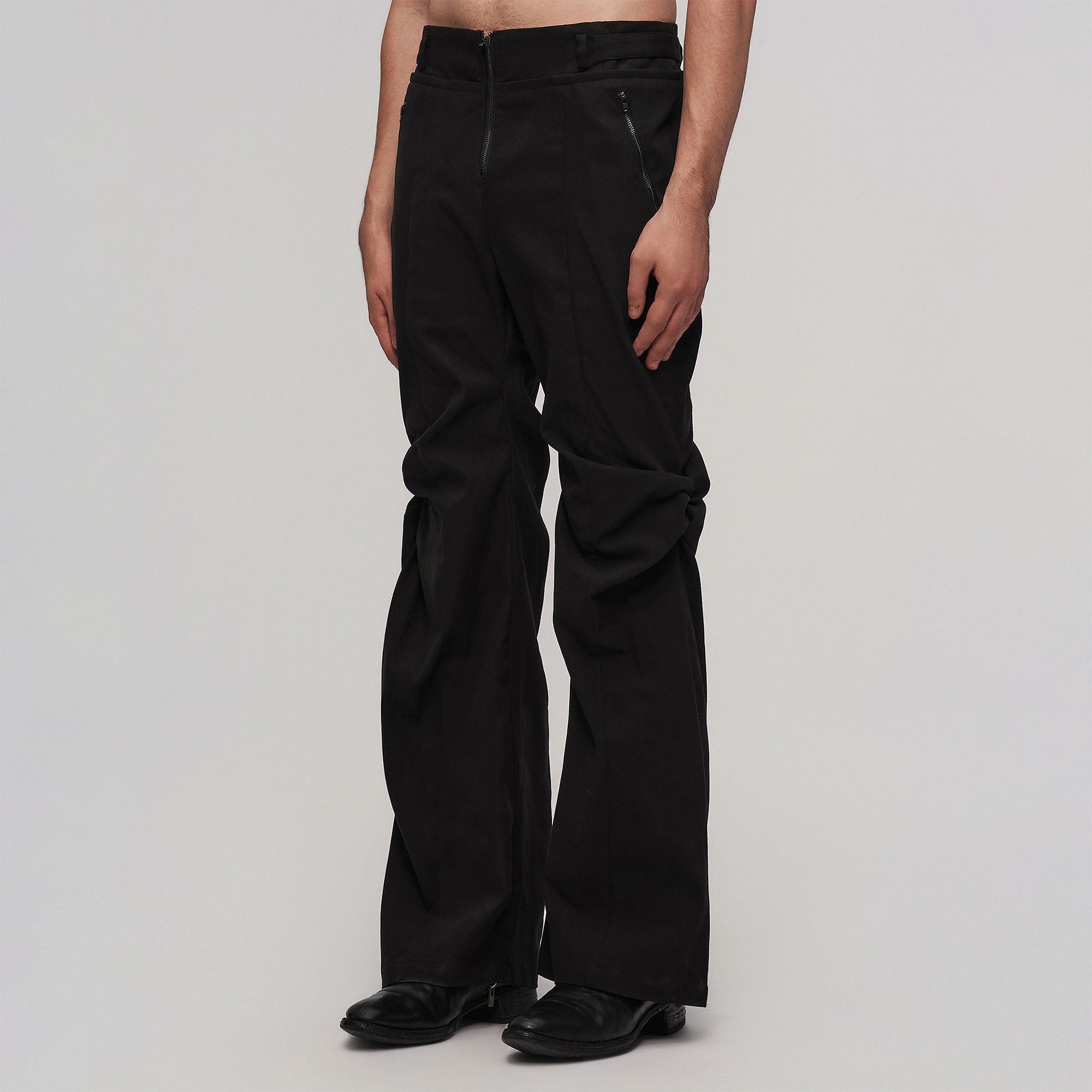 ILNya Nieternite Nifutur Twist-Knee Flared Trousers